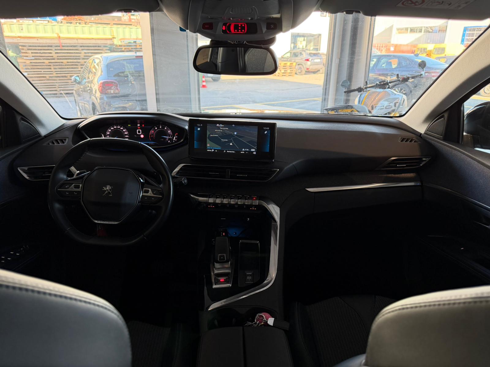 PEUGEOT 5008 1.2 Pure Tech Allure Pack EAT8 7 places ** Visite sur RDV **-image-13