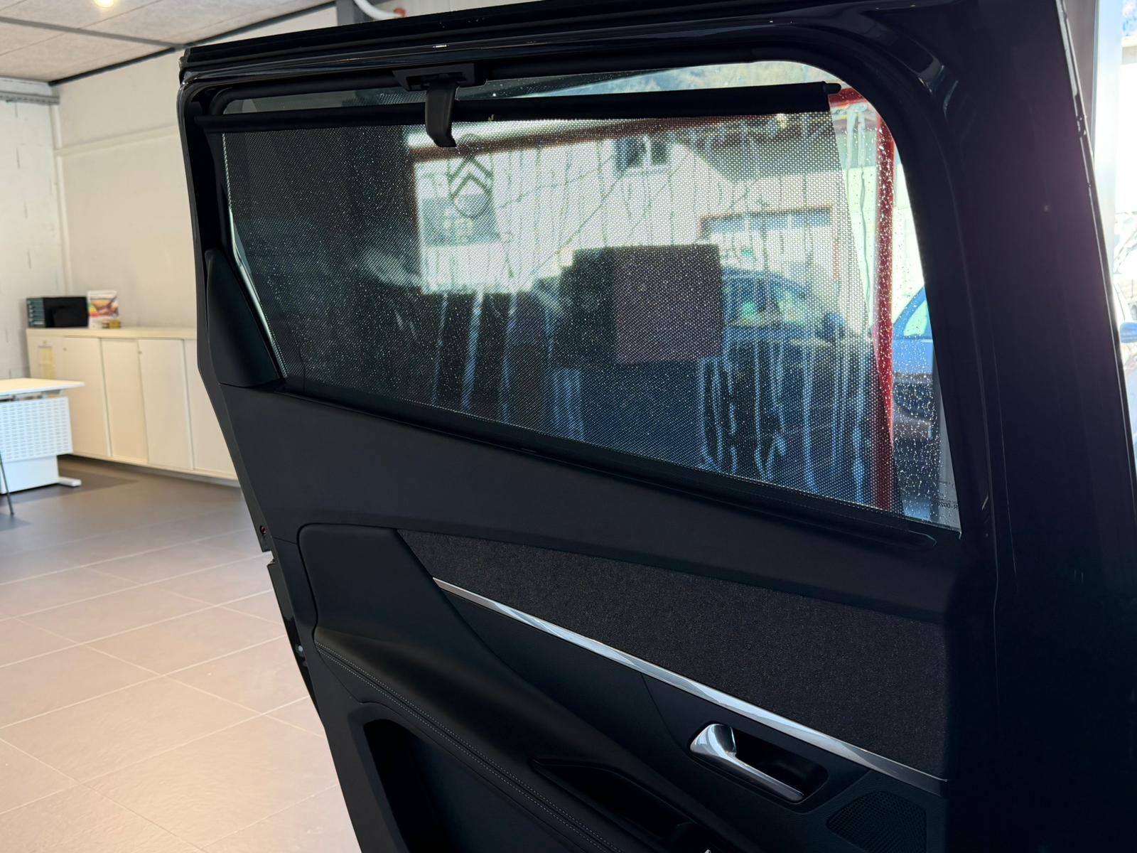 PEUGEOT 5008 1.2 Pure Tech Allure Pack EAT8 7 places ** Visite sur RDV **-image-10
