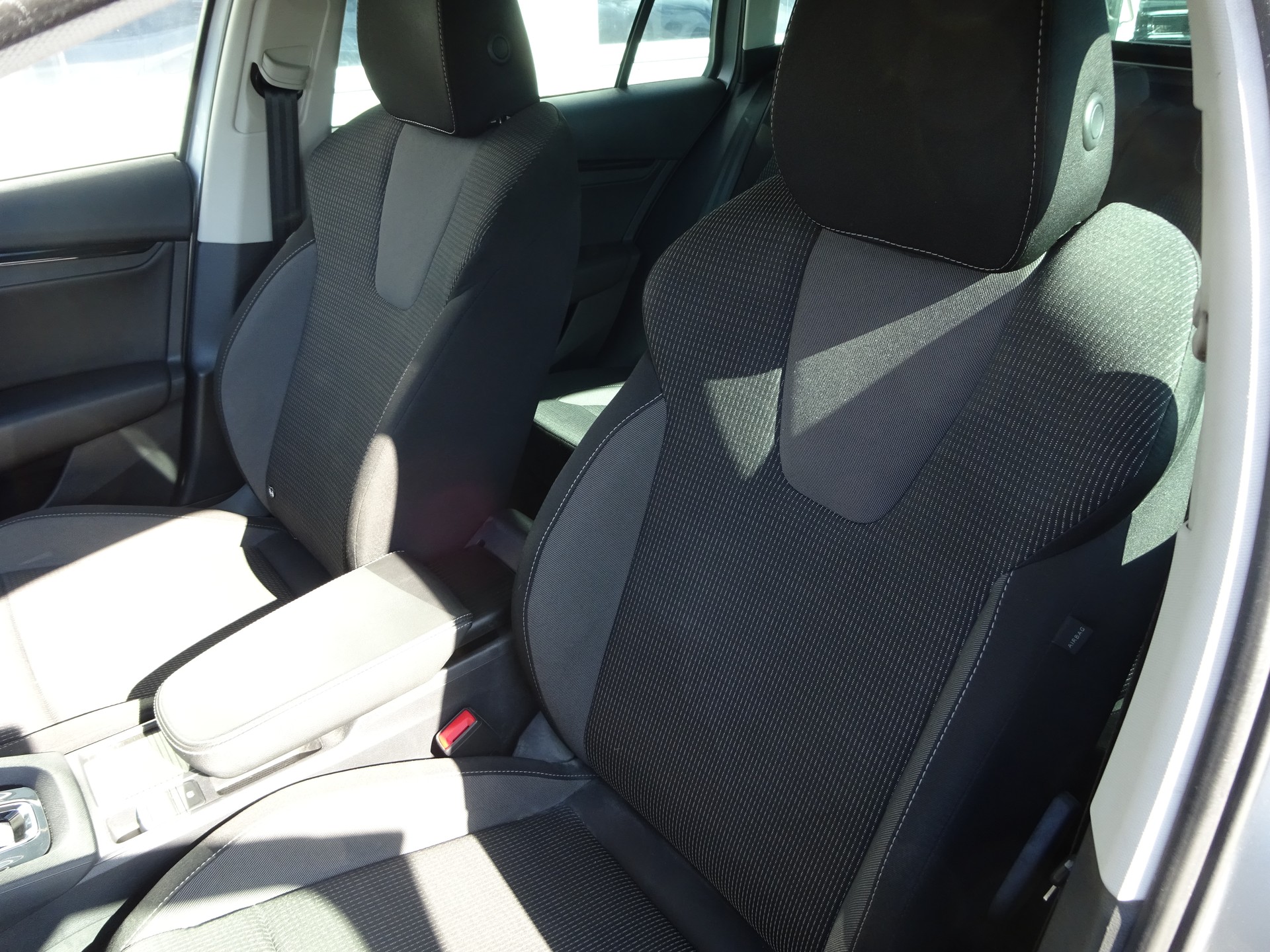 SKODA Octavia Combi 2.0 TDI DSG Ambition 4x4-image-6