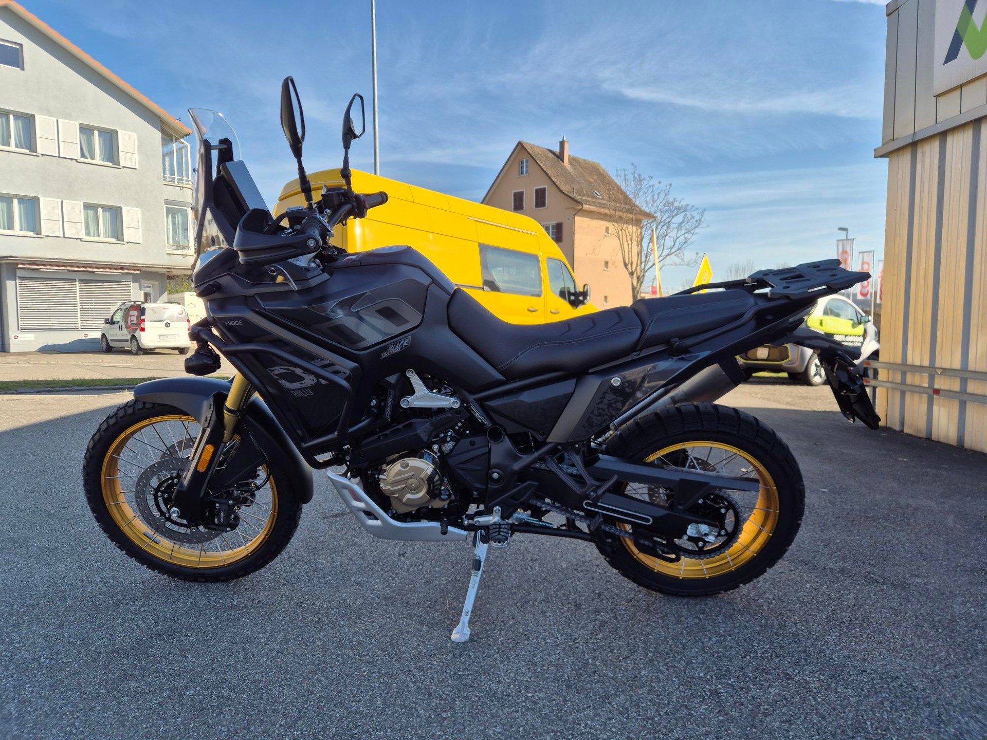 VOGE Rally-showroom-element-2