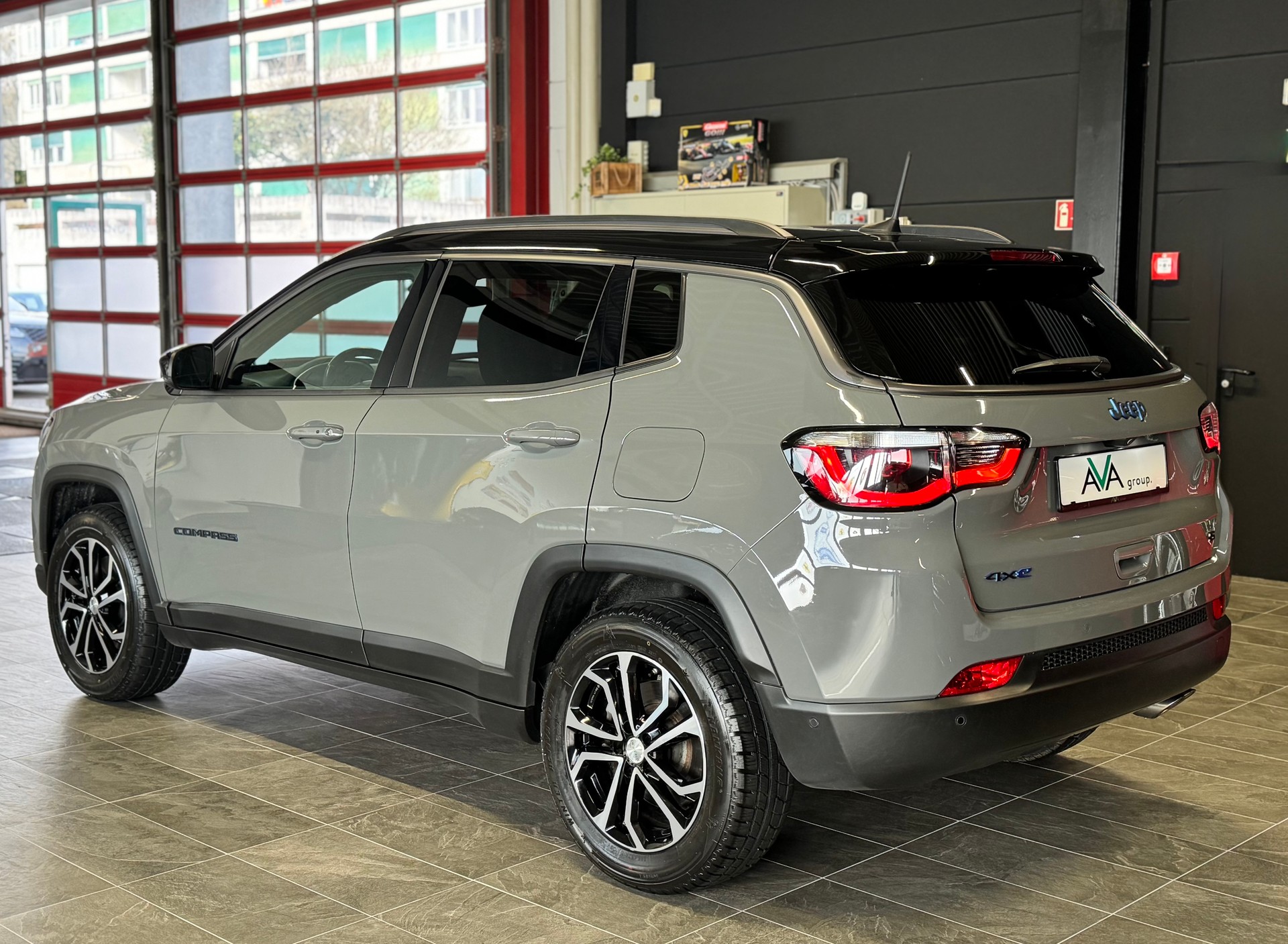 JEEP Compass 1.3 T PHEV S AWD * 4x4 *-image-5