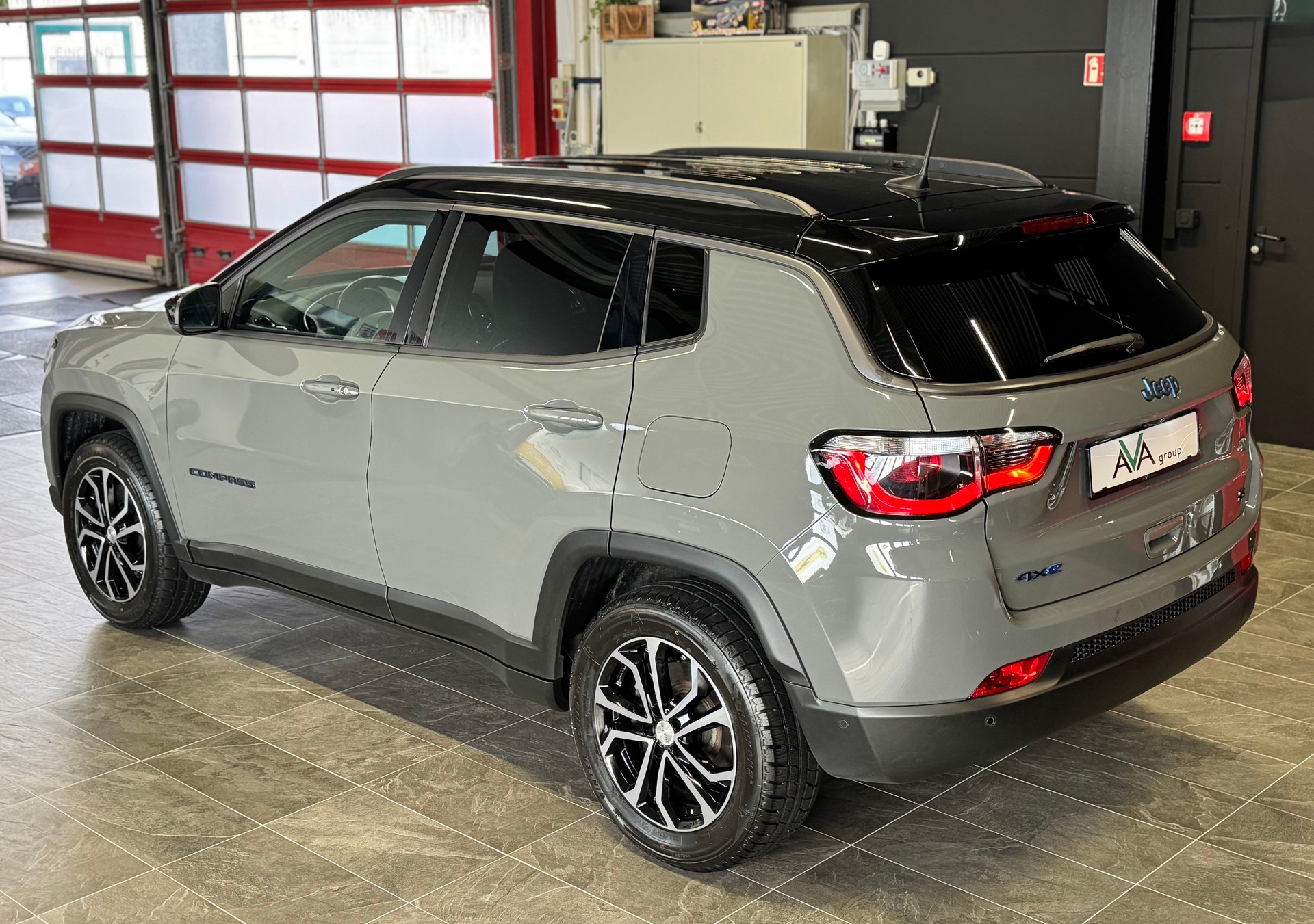 JEEP Compass 1.3 T PHEV S AWD * 4x4 *-image-6