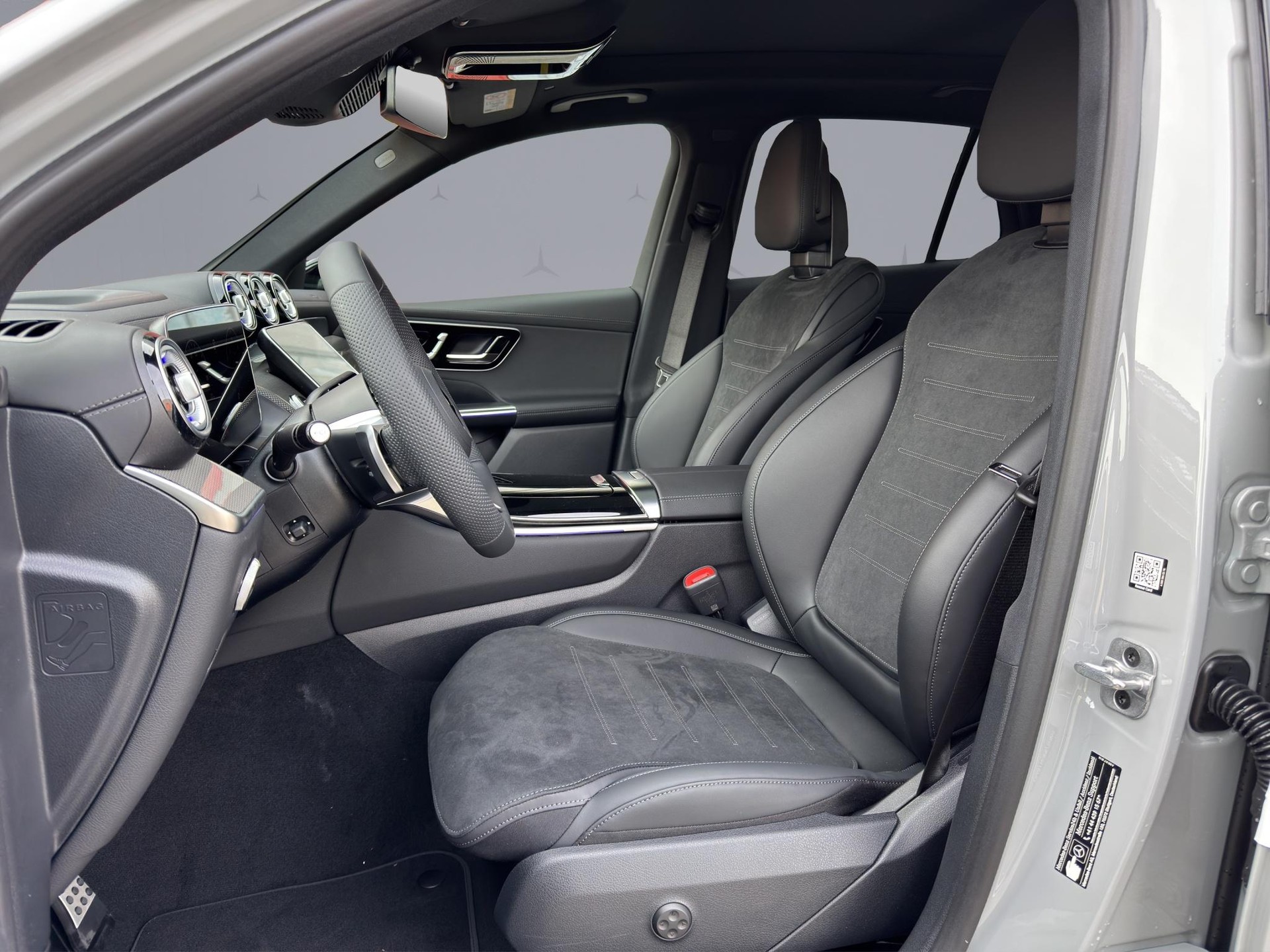 MERCEDES-BENZ GLC 220 d AMG Line 4matic-image-9