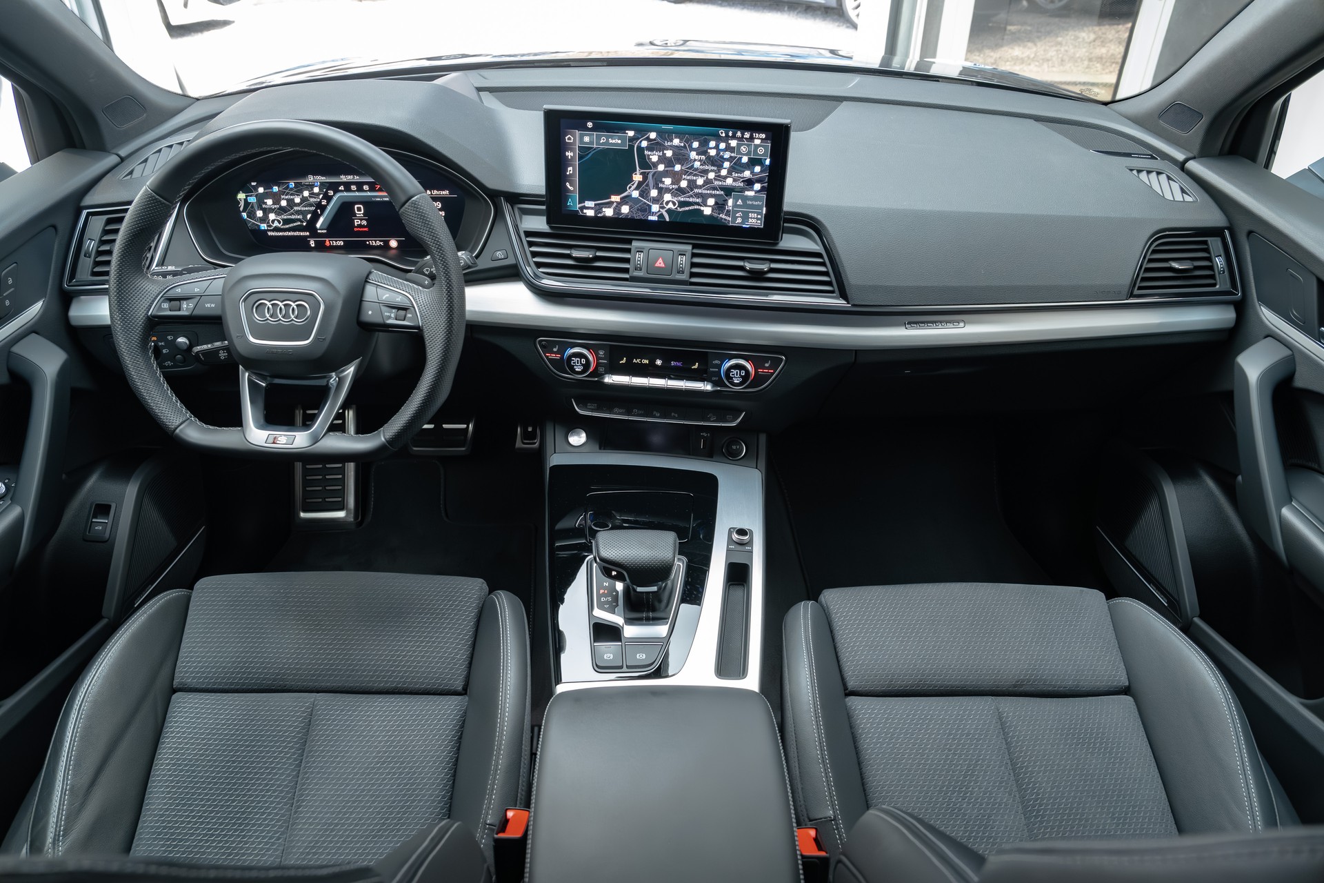 AUDI Q5 Sportback 45 TFSI S line quattro S-tronic-image-6