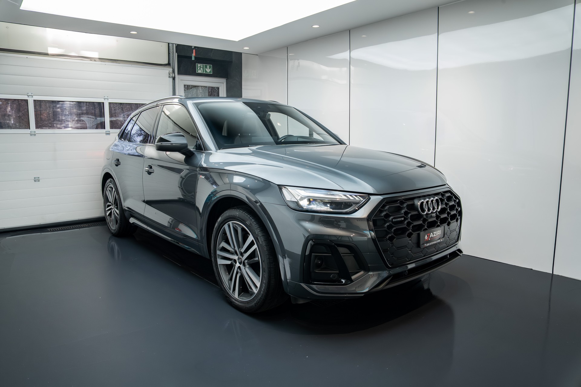 AUDI Q5 Sportback 45 TFSI S line quattro S-tronic-image-2