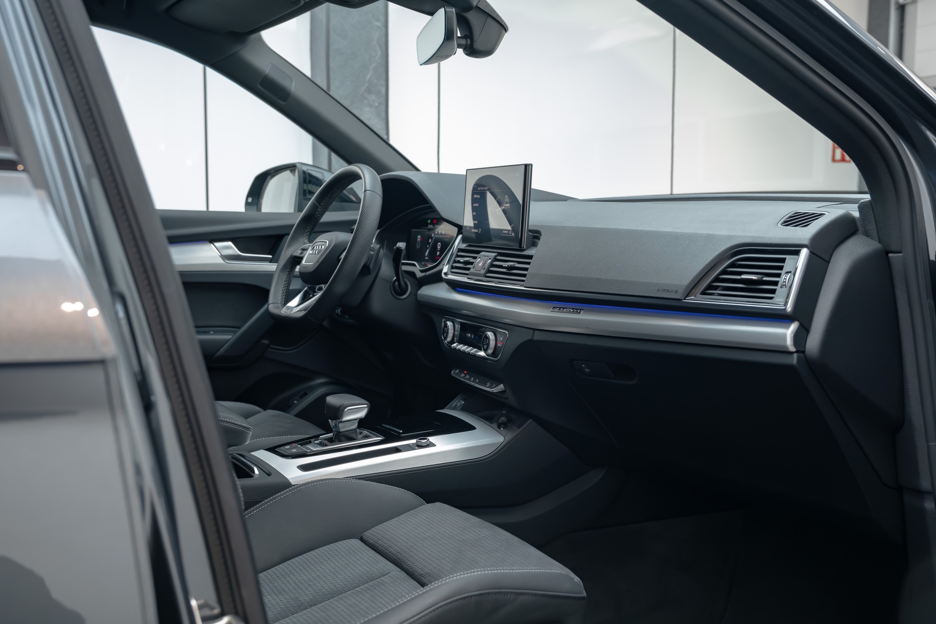 AUDI Q5 Sportback 45 TFSI S line quattro S-tronic-image-7