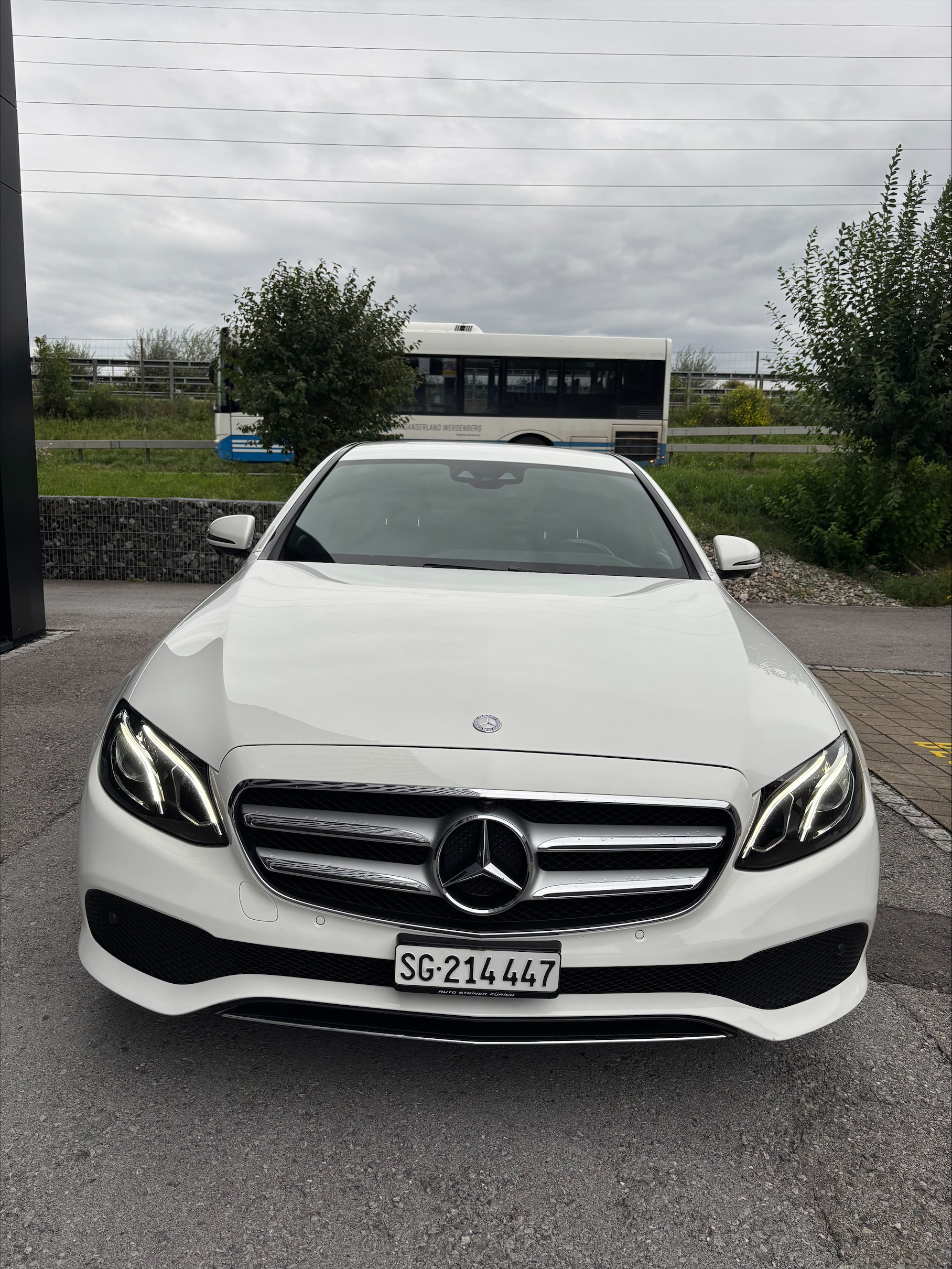 MERCEDES-BENZ E 200 Avantgarde 9G-Tronic, CH Fahrzeug, alle Services bei Mercedes gepflegt-image-2