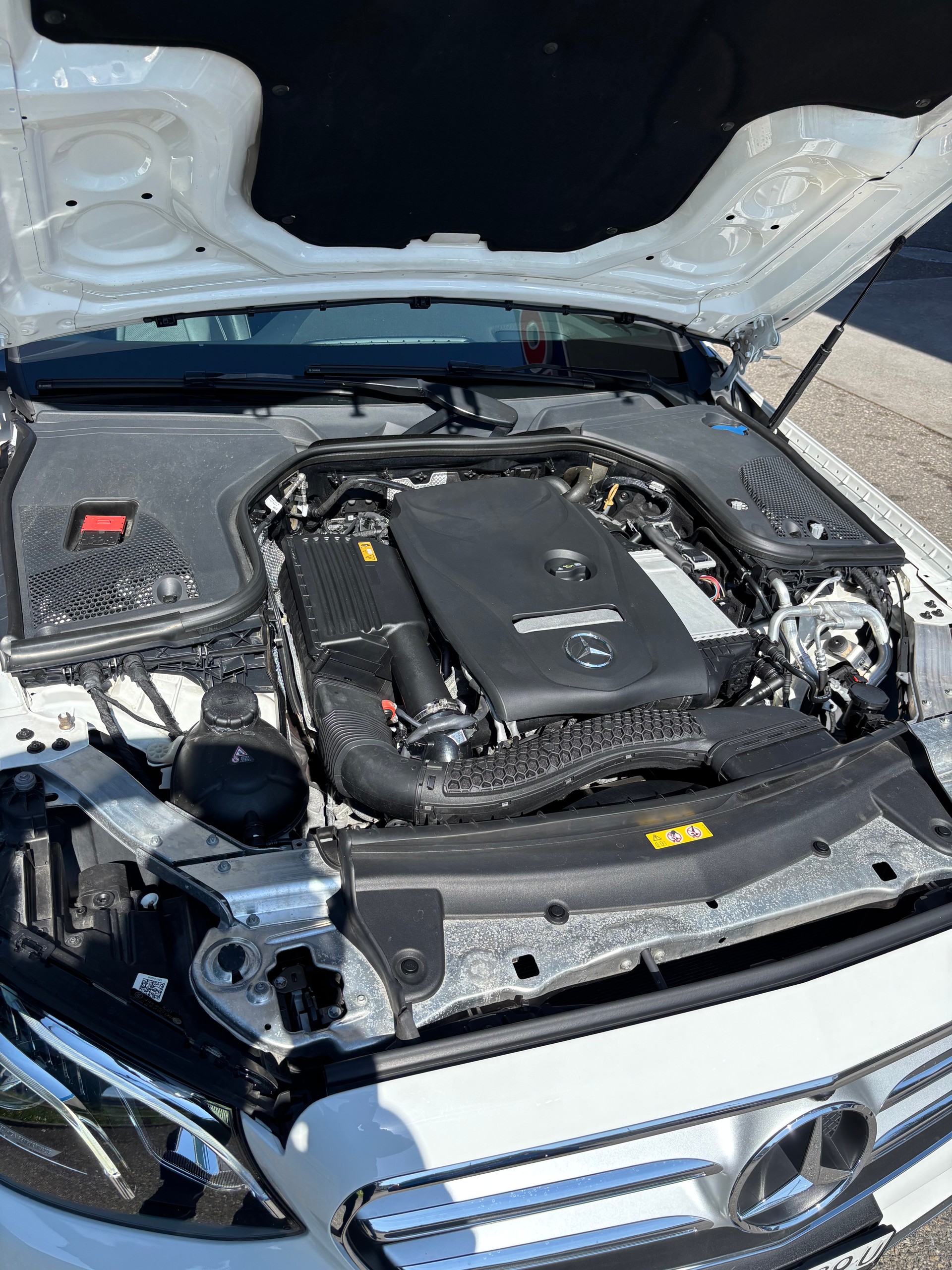 MERCEDES-BENZ E 200 Avantgarde 9G-Tronic, CH Fahrzeug, alle Services bei Mercedes gepflegt-image-16