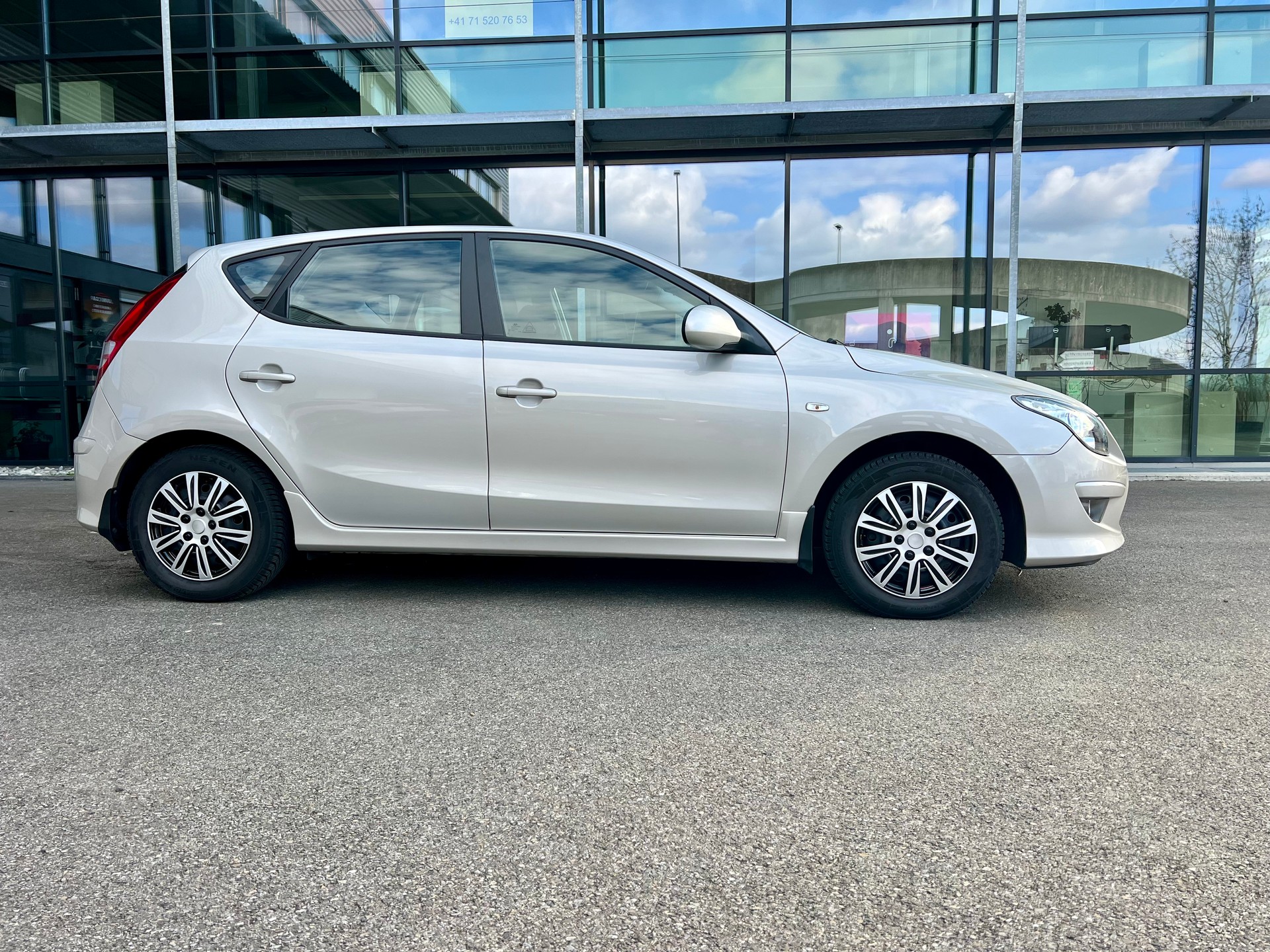 HYUNDAI i30 1,6 Comfort-image-2