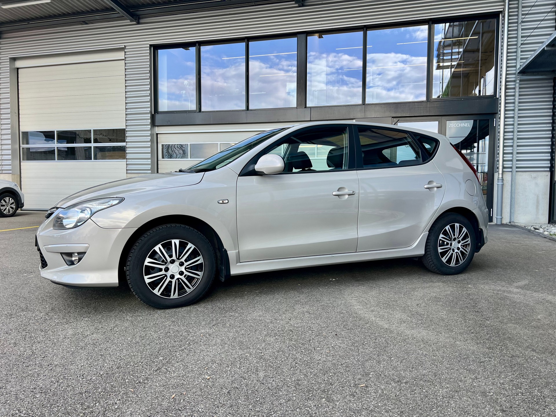 HYUNDAI i30 1,6 Comfort-image-3