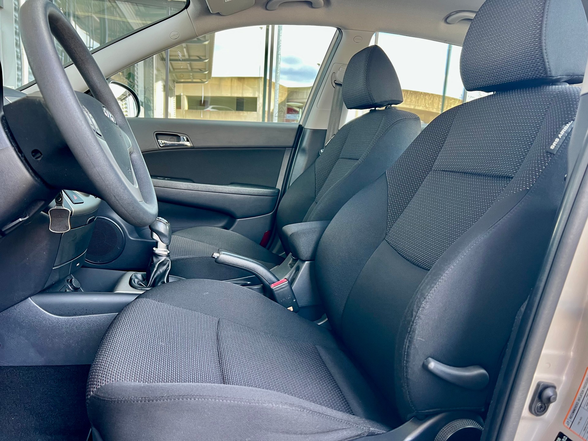 HYUNDAI i30 1,6 Comfort-image-10