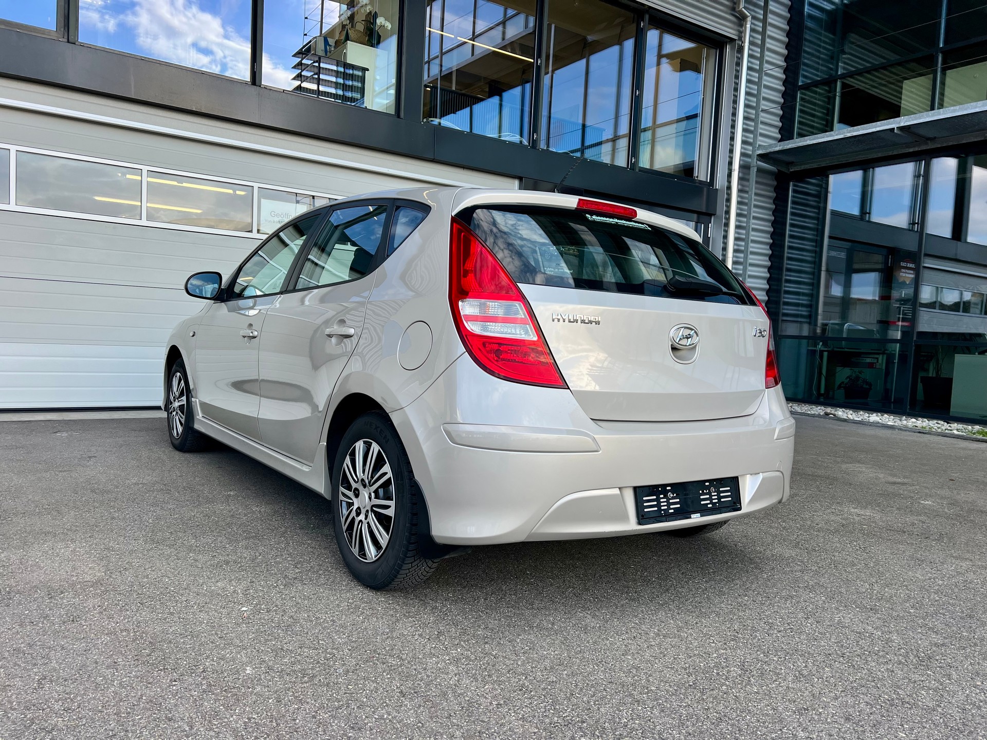 HYUNDAI i30 1,6 Comfort-image-6