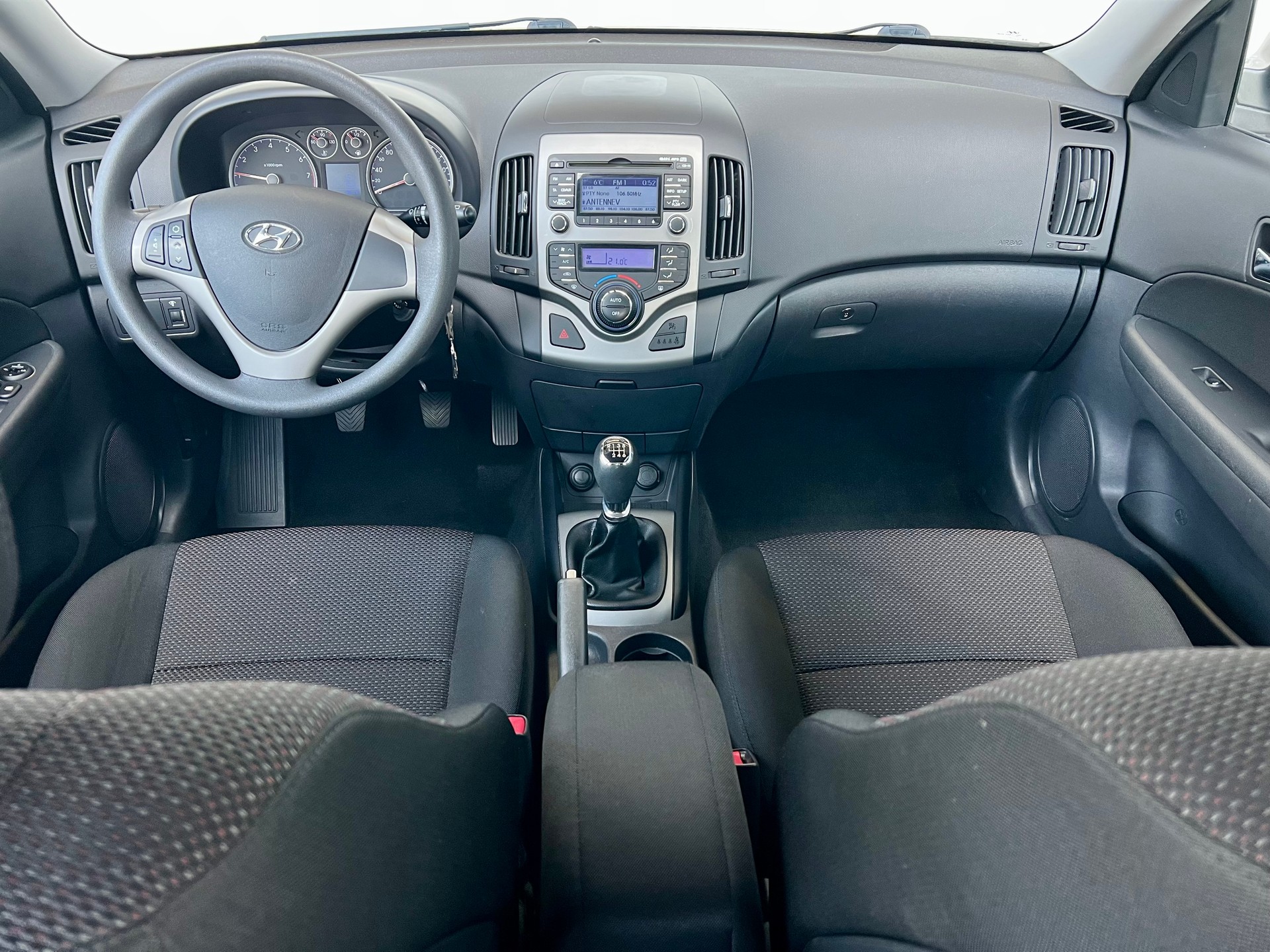 HYUNDAI i30 1,6 Comfort-image-7
