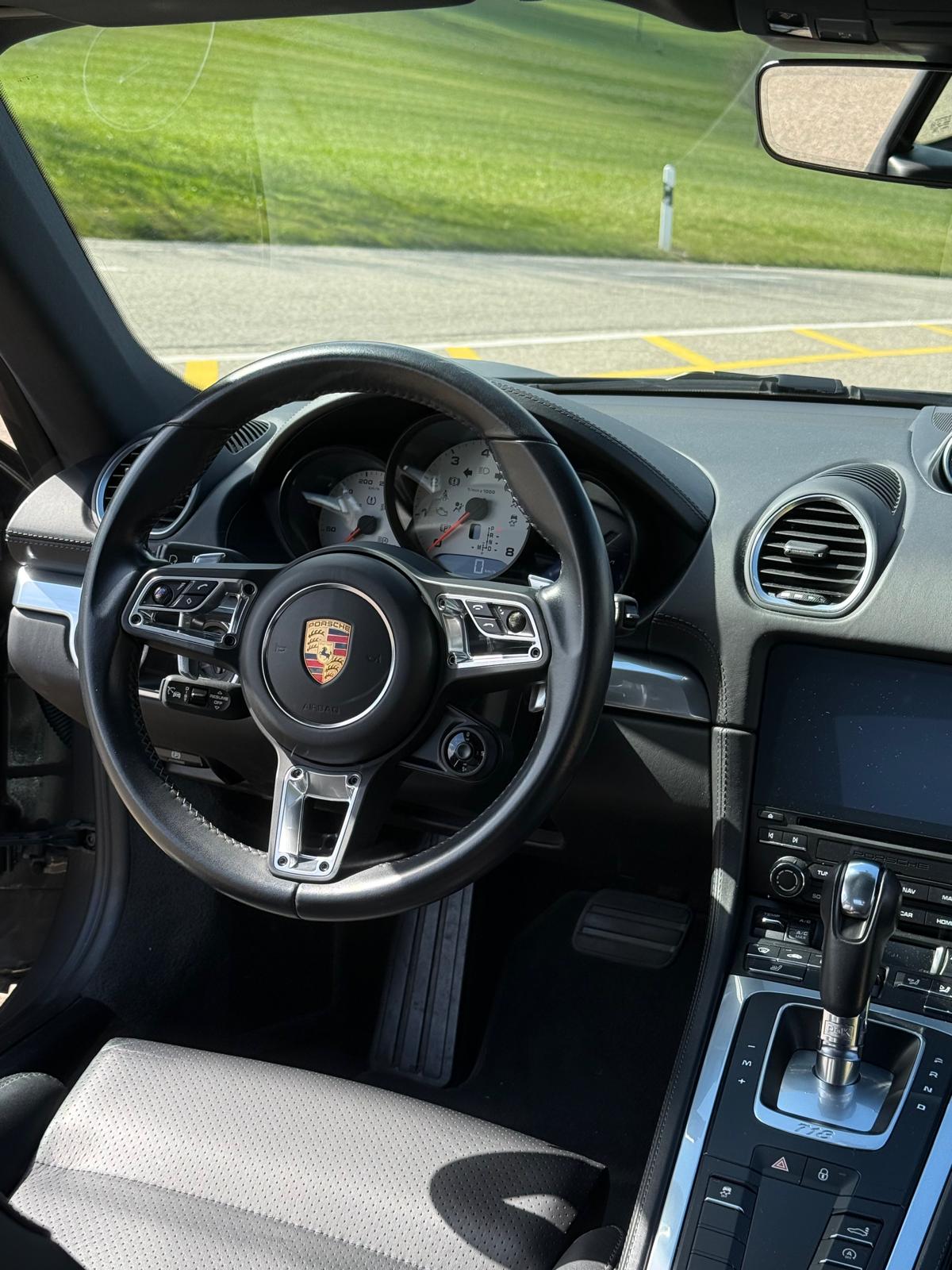 PORSCHE 718 Cayman 2.0 PDK-image-2