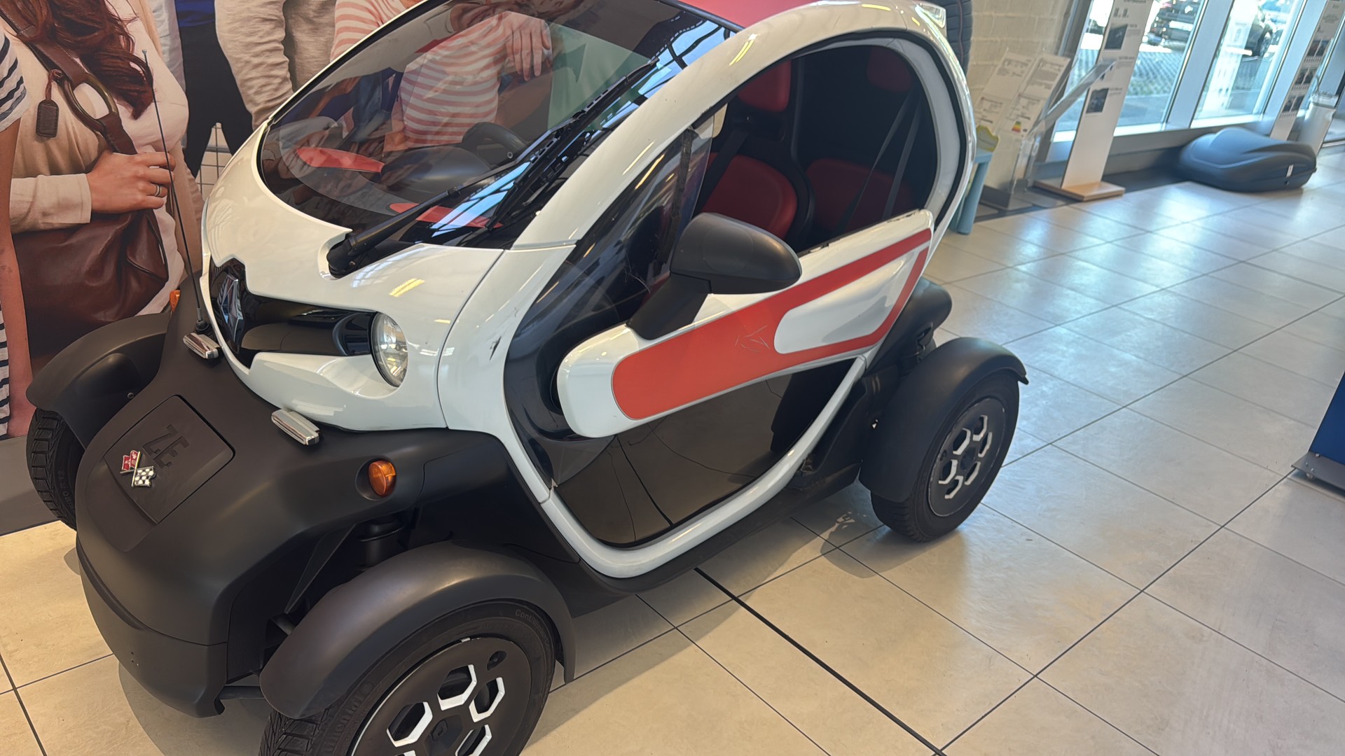 RENAULT Twizy Z.E. Urban (Batterie Miete)-image-4