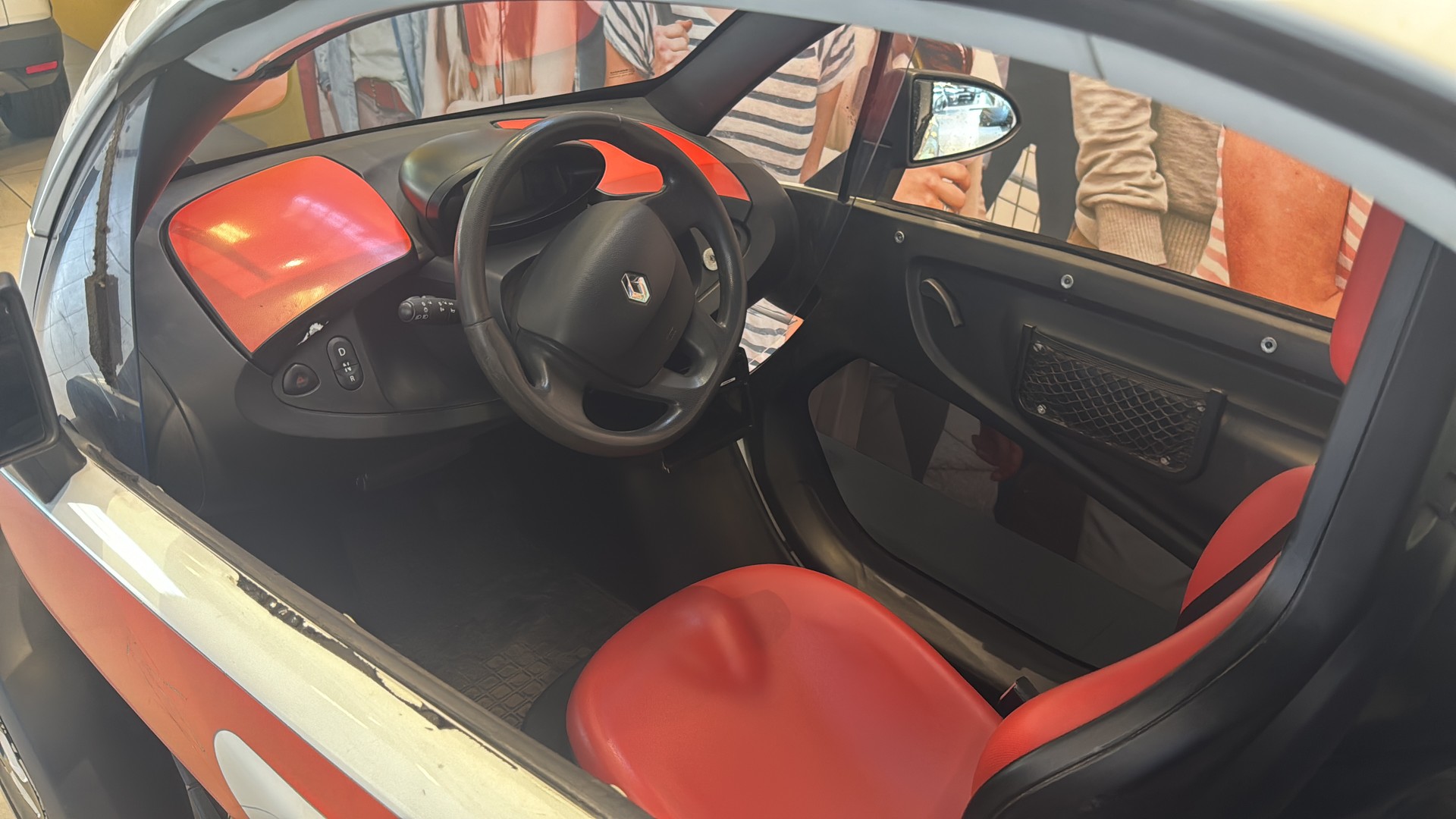 RENAULT Twizy Z.E. Urban (Batterie Miete)-image-3