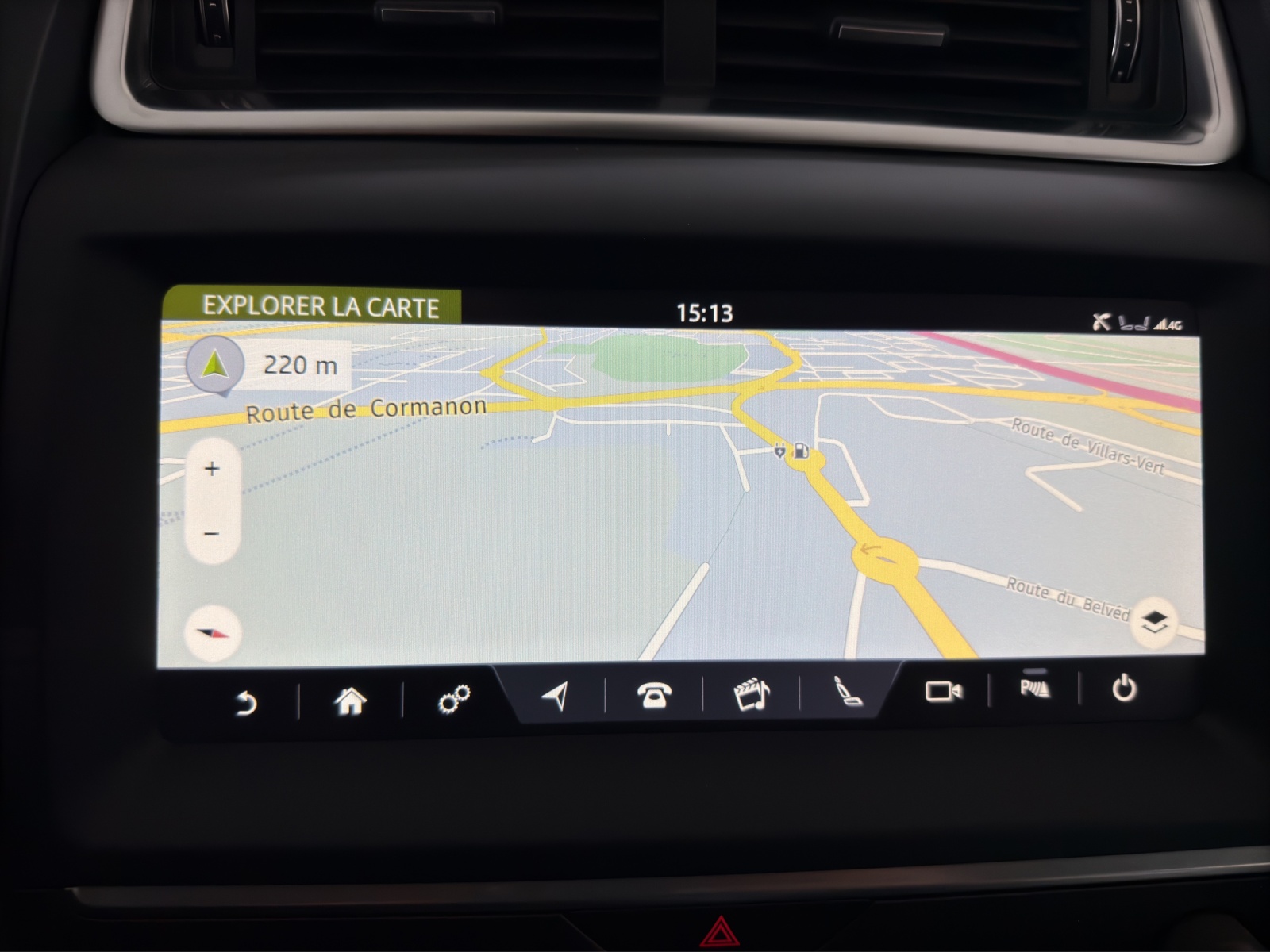 JAGUAR E-Pace 2.0d D150 HSE AWD Automatik-image-14