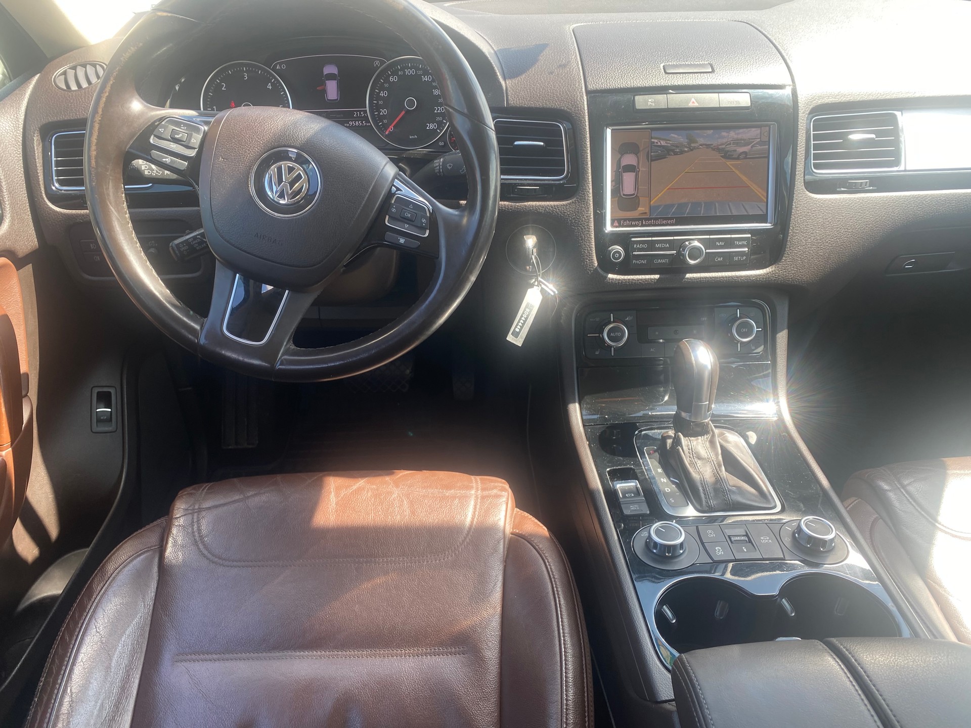 VW Touareg 3.0 TDI BlueMotion Technology Tiptronic-image-8