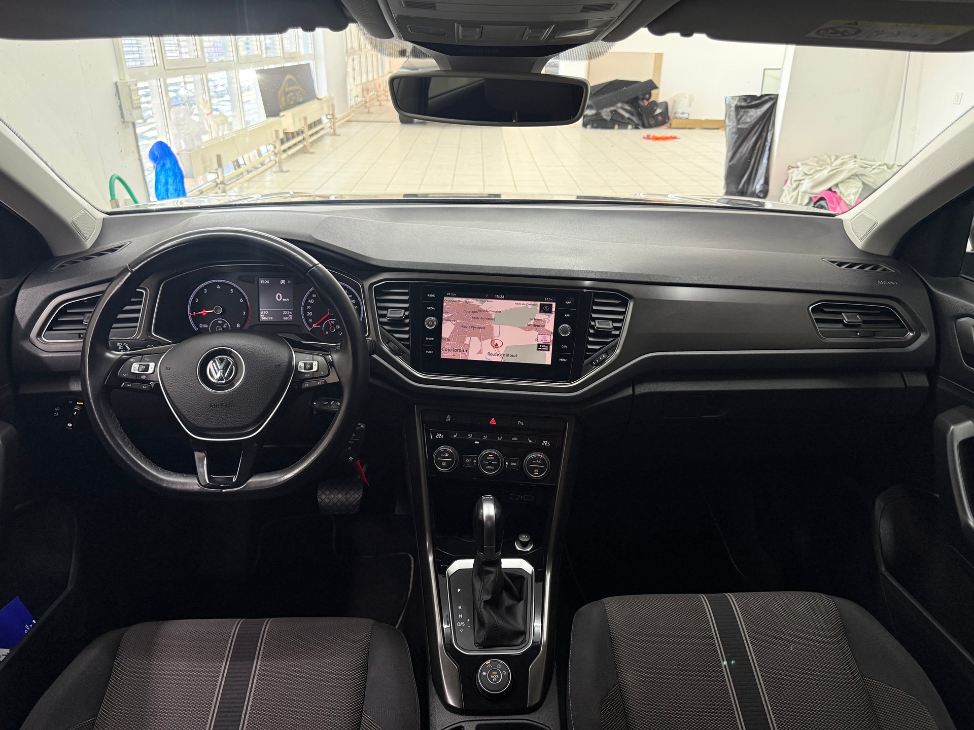VW T-Roc 1.5 TSI EVO Advance DSG 4Motion-image-8
