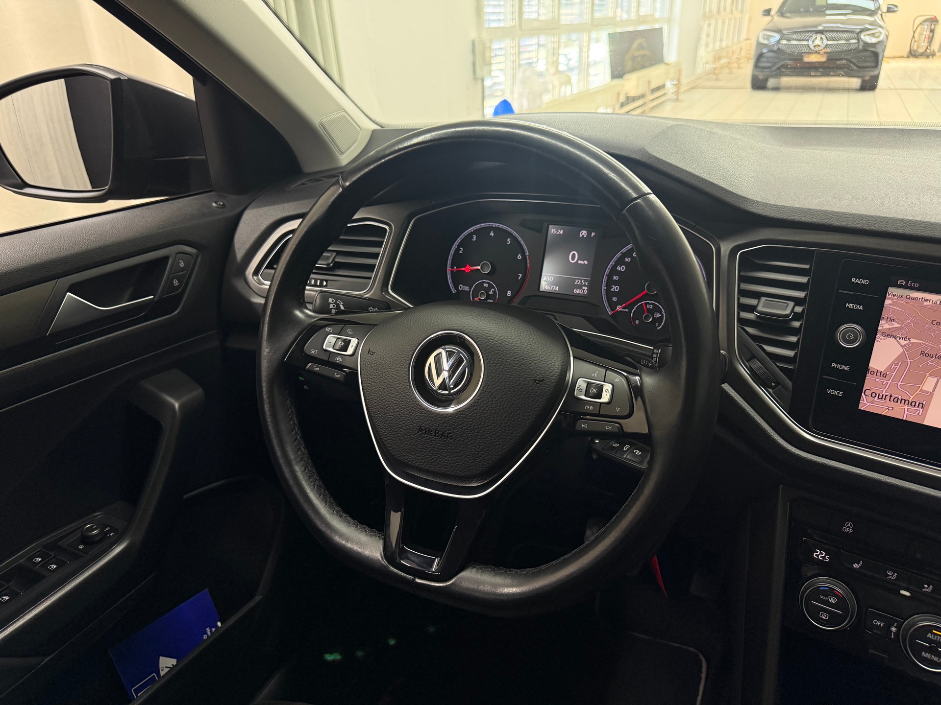 VW T-Roc 1.5 TSI EVO Advance DSG 4Motion-image-9