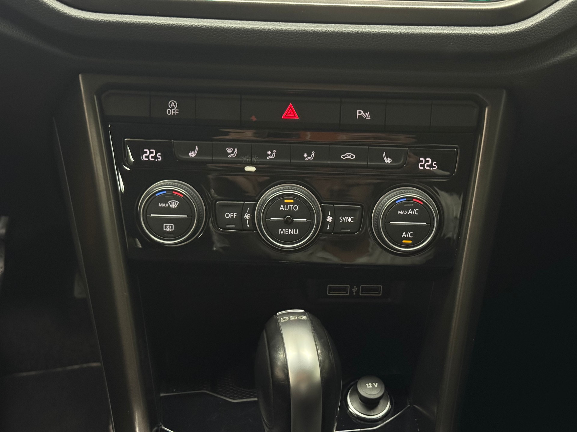 VW T-Roc 1.5 TSI EVO Advance DSG 4Motion-image-12