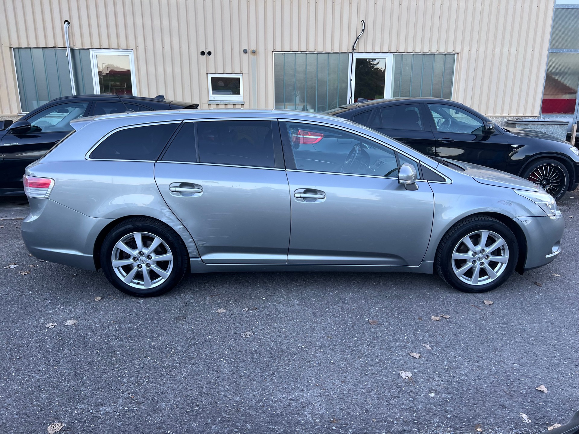 TOYOTA Avensis SW 2.0 Linea Sol Premium Multidrive-image-4