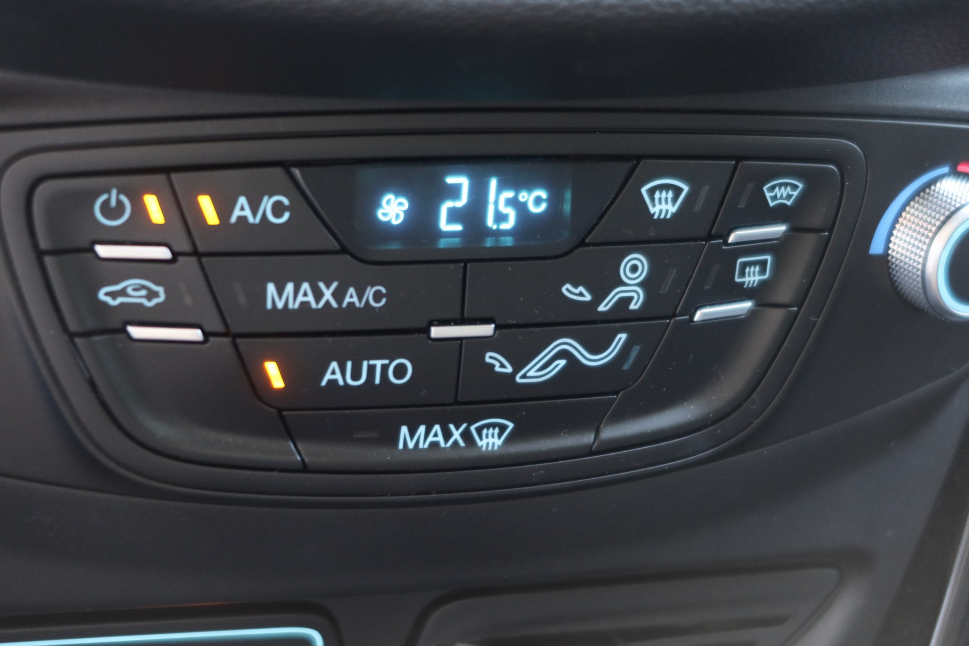 FORD B-Max 1.6 Ti-VCT Titanium-image-9
