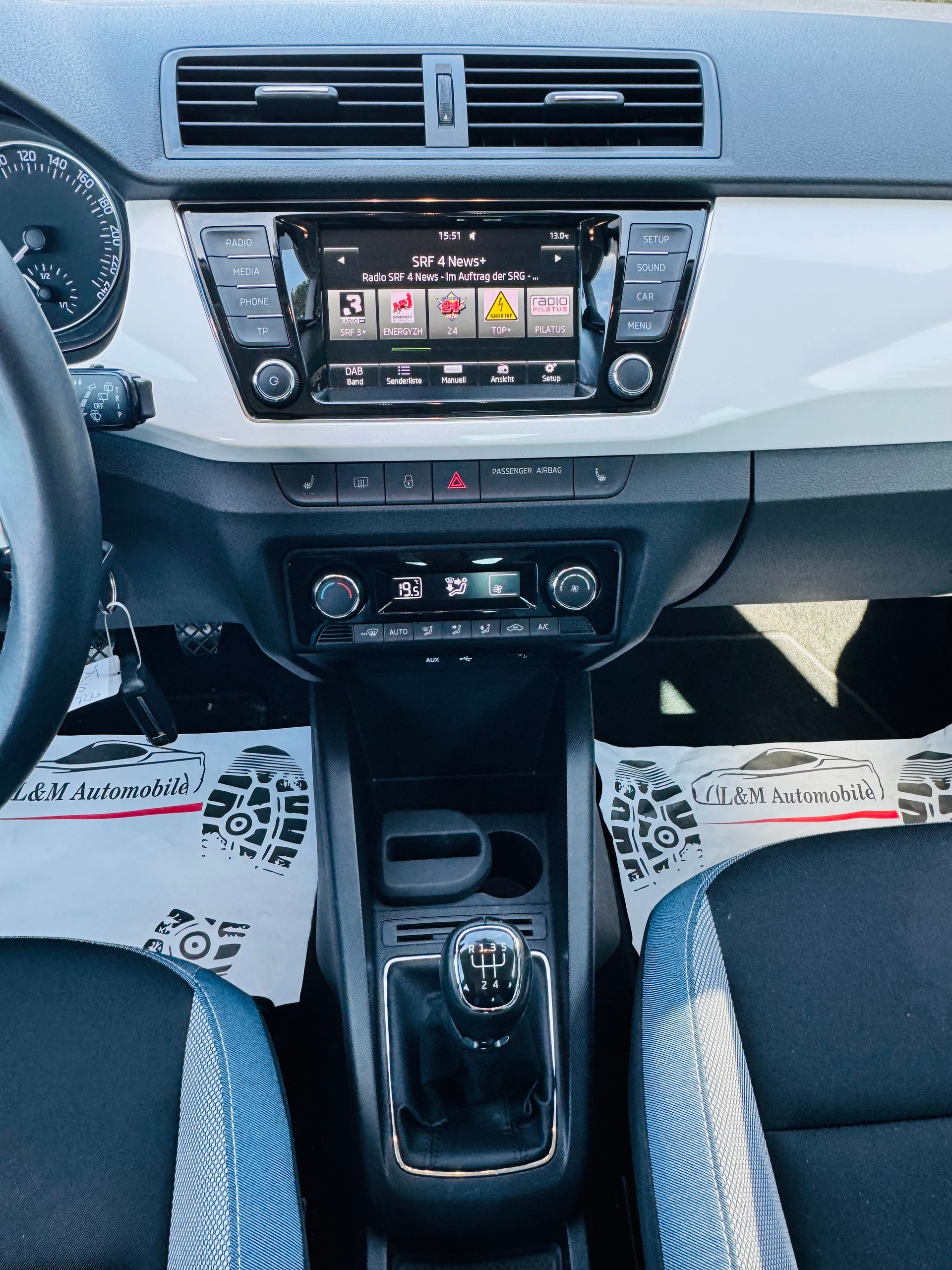 SKODA Fabia 1.2 TSI Swiss Edition-image-9