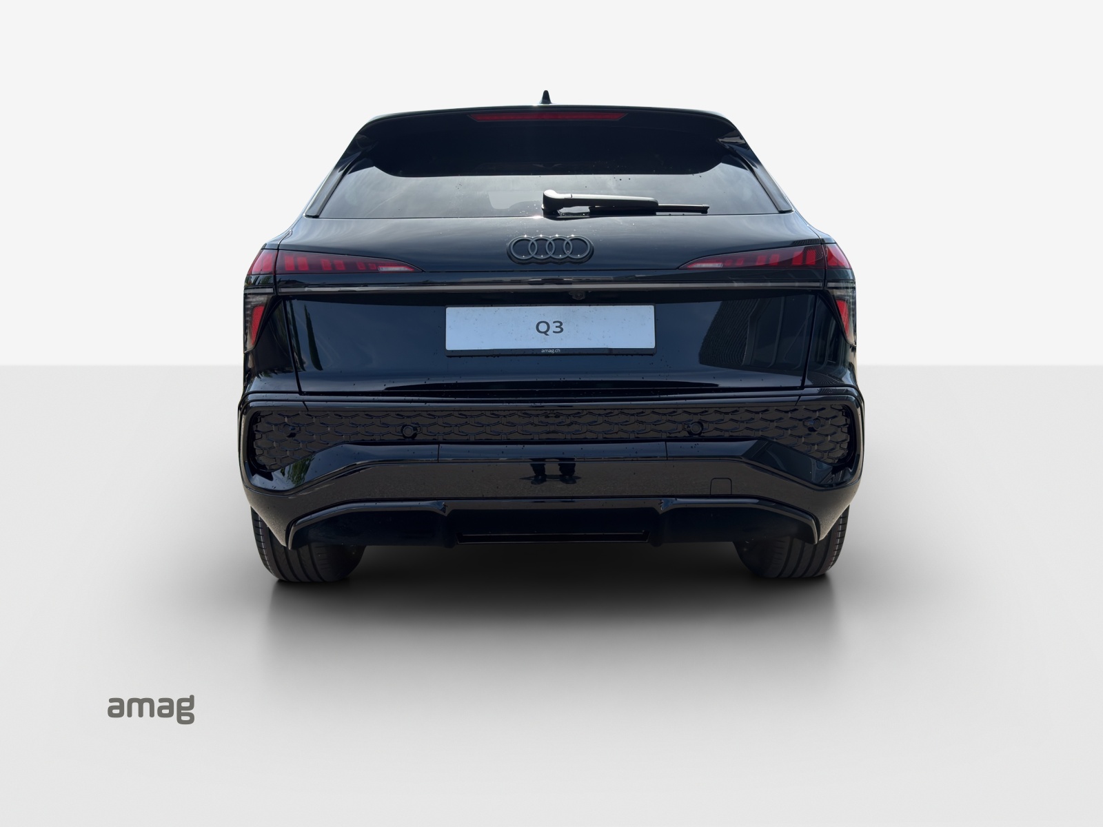 AUDI Q3 SUV 110 kW TFSI S tronic-image-3