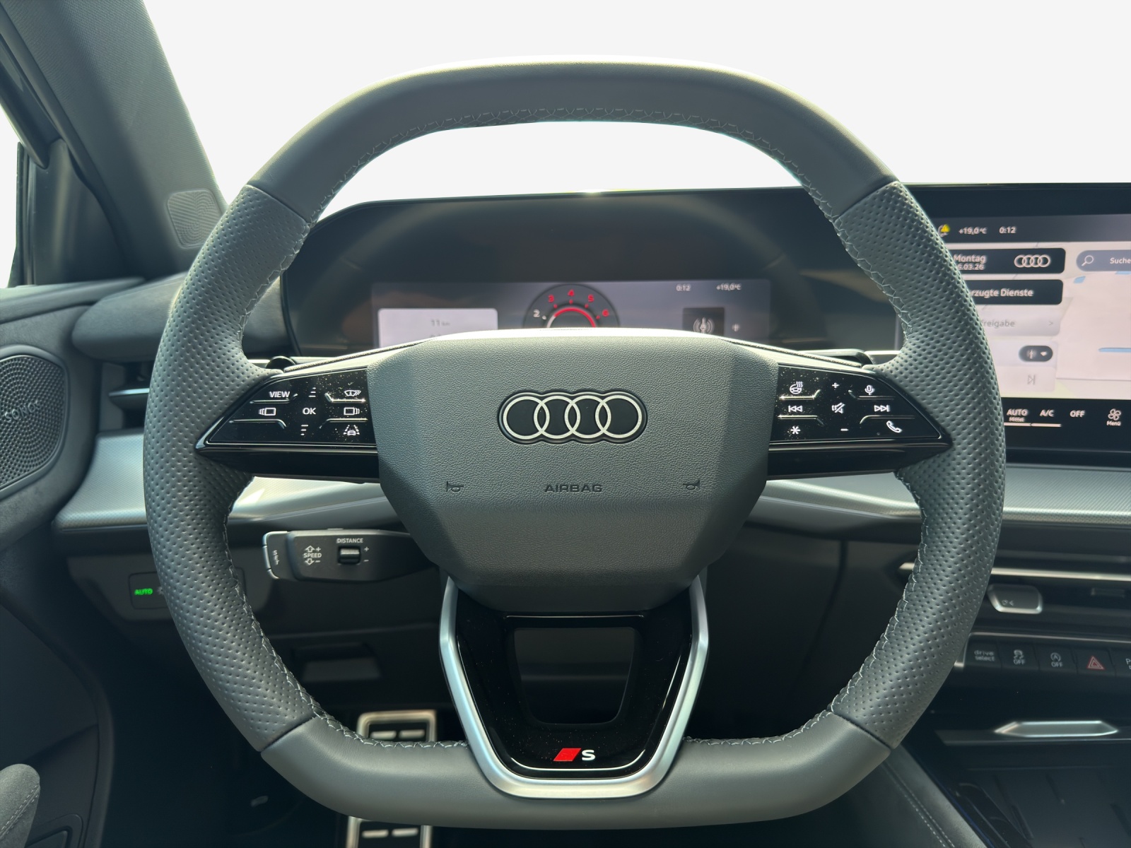 AUDI Q3 SUV 110 kW TFSI S tronic-image-10