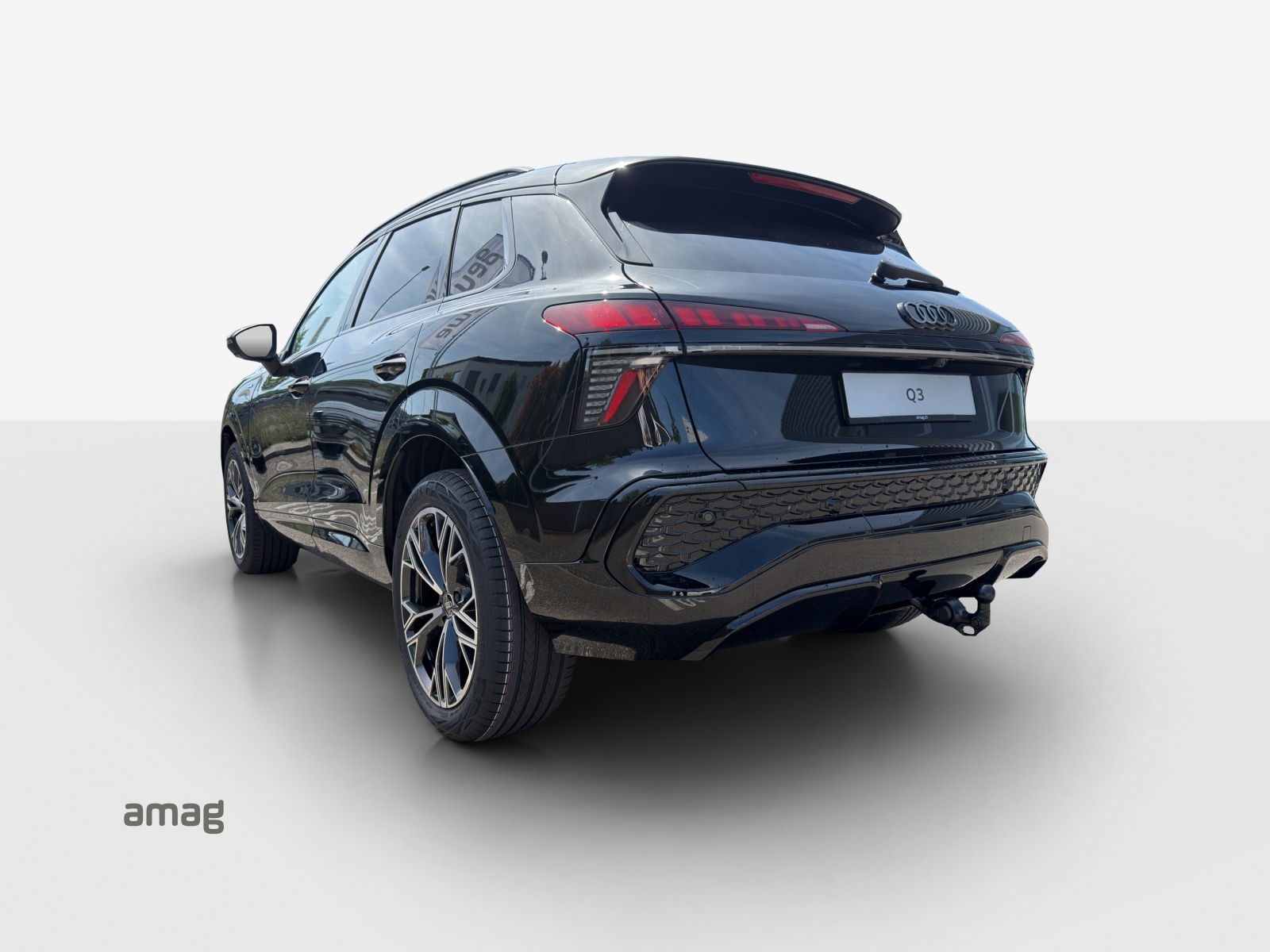 AUDI Q3 SUV 110 kW TFSI S tronic-image-14
