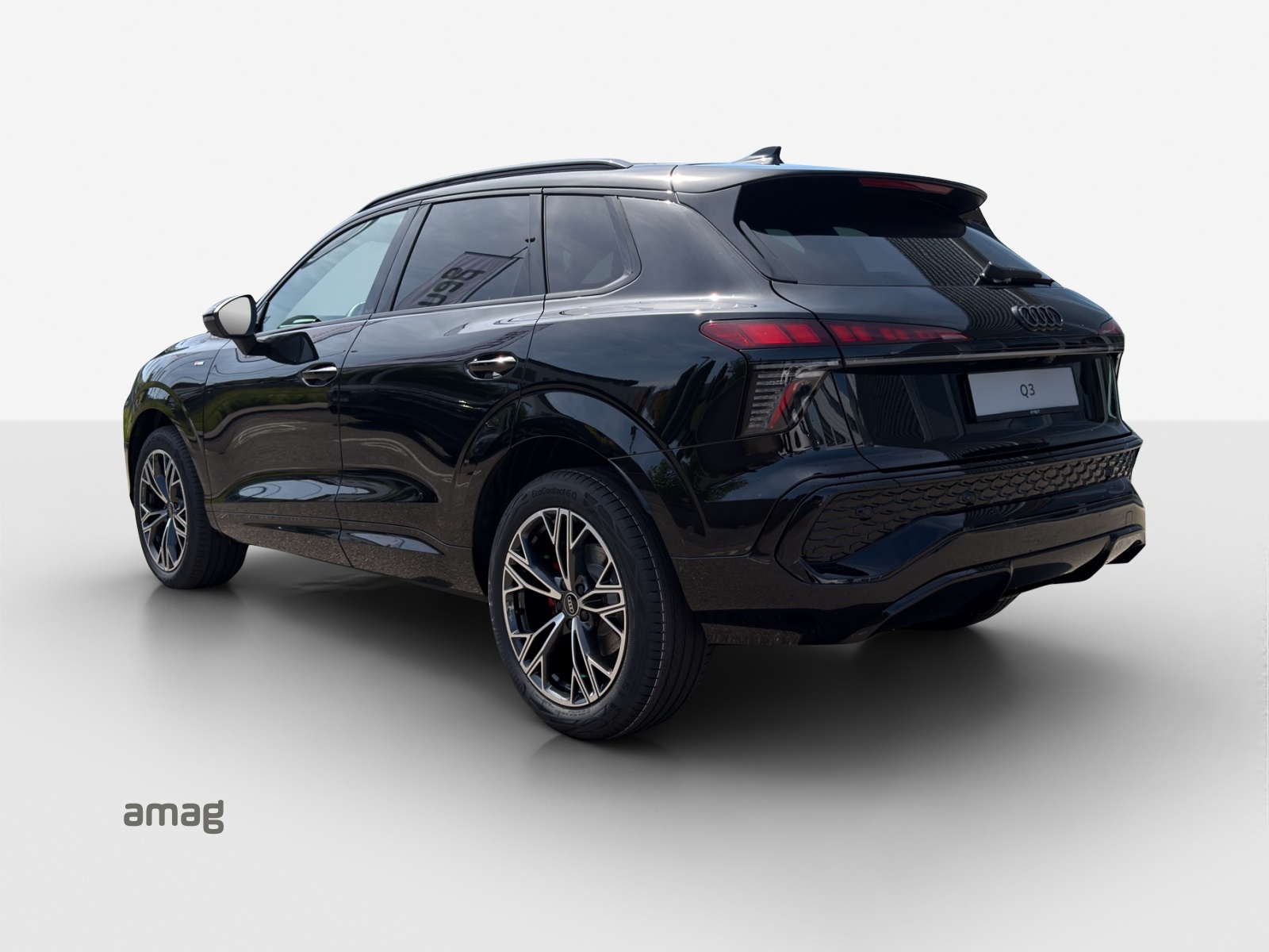 AUDI Q3 SUV 110 kW TFSI S tronic-image-2