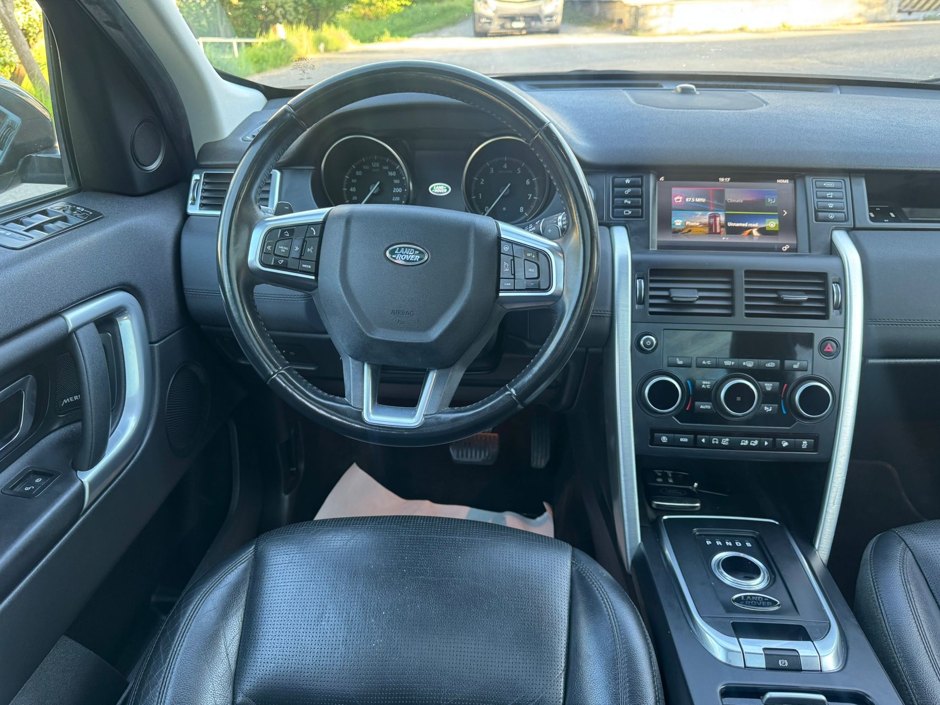 LAND ROVER Discovery Sport 2.0 Si4 Pure AT9-image-19