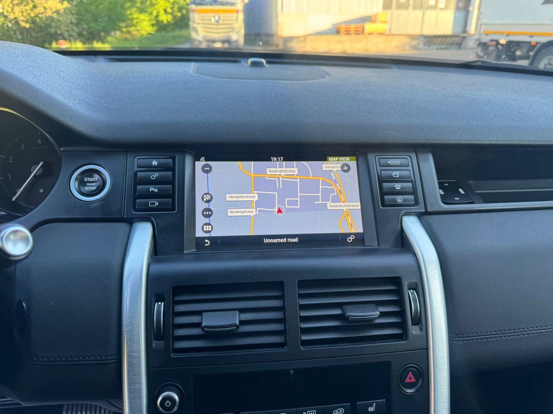 LAND ROVER Discovery Sport 2.0 Si4 Pure AT9-image-26