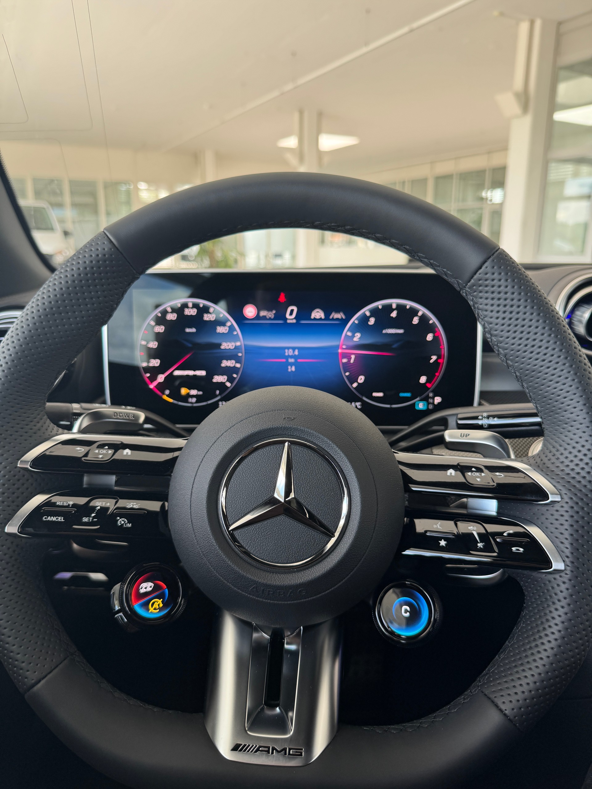 MERCEDES-BENZ AMG CLE 53 Cabrio 4Matic+-image-7