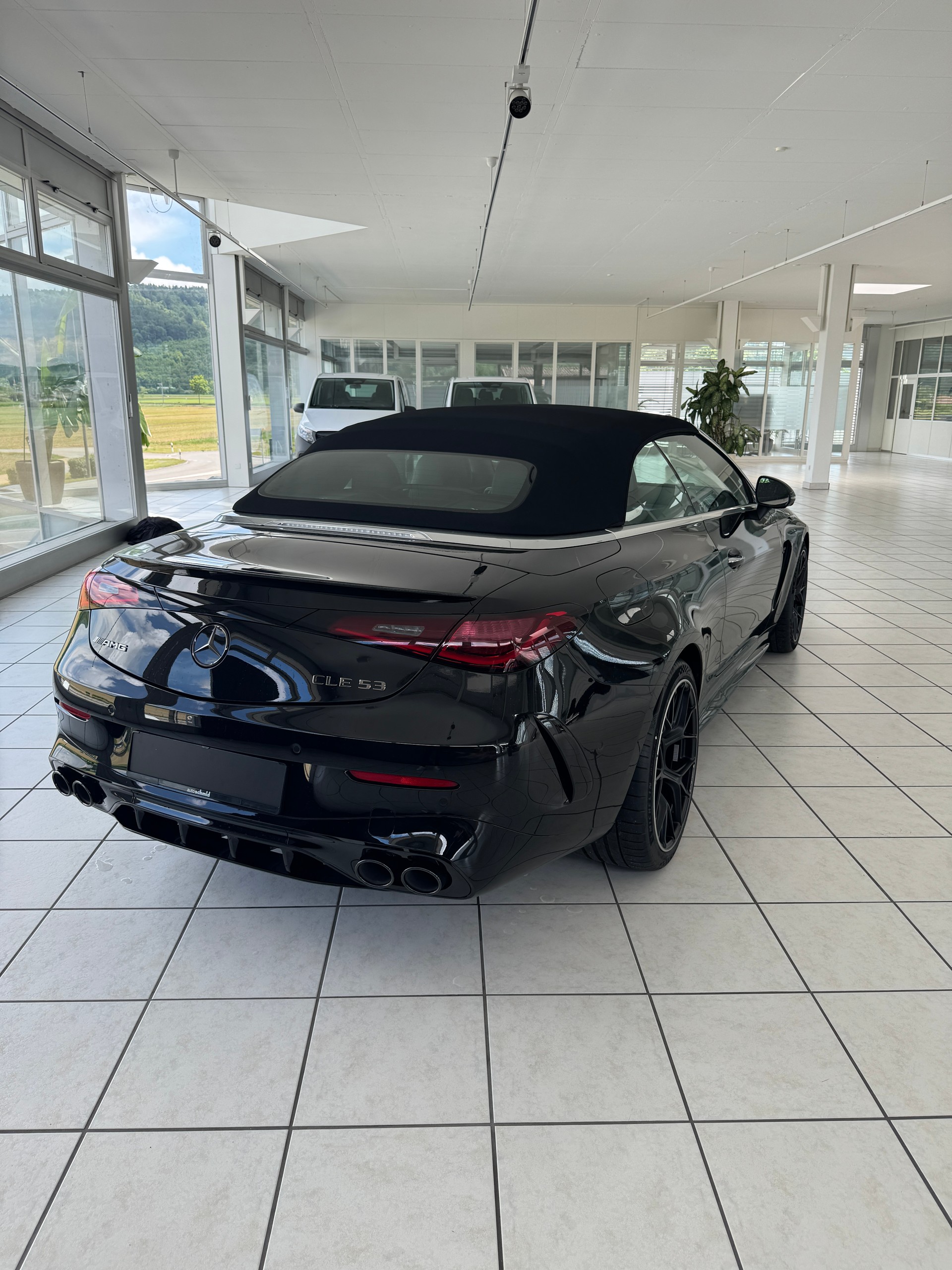 MERCEDES-BENZ AMG CLE 53 Cabrio 4Matic+-image-4
