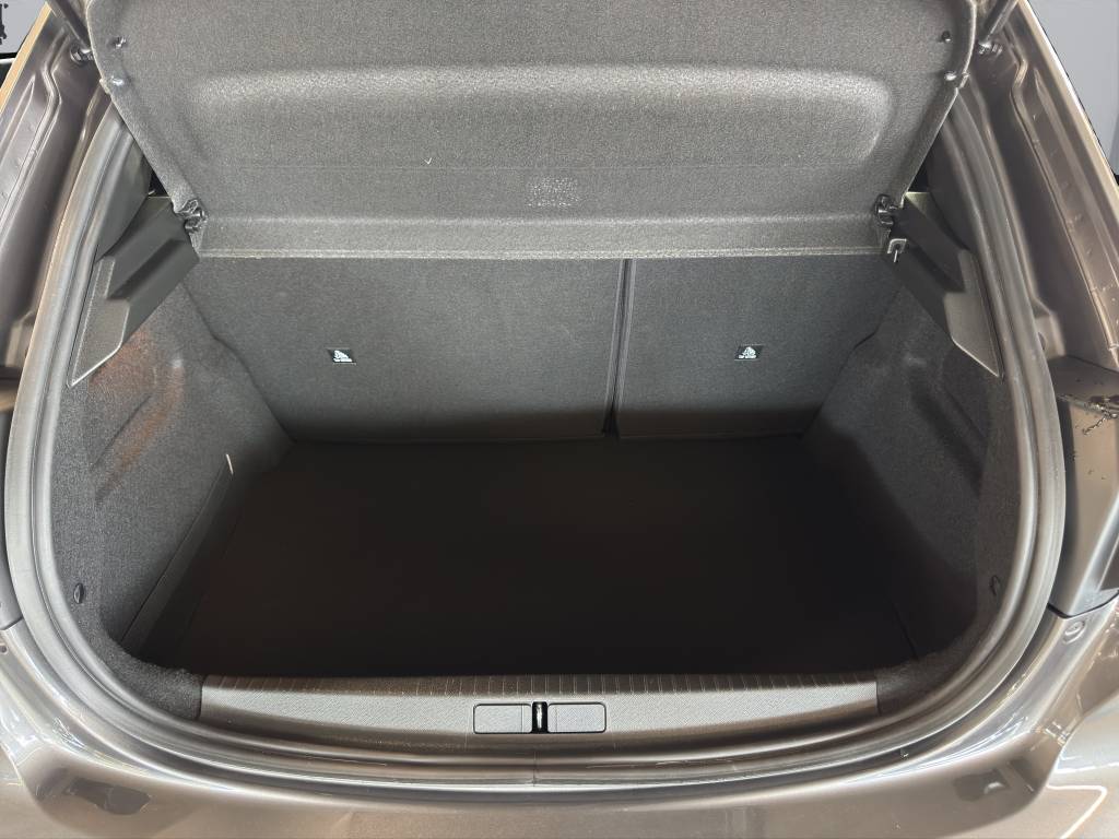 PEUGEOT 208 1.2 PureTech Active Pack-image-11