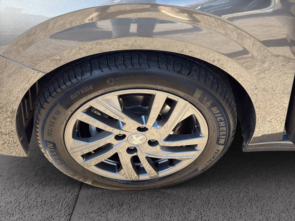 PEUGEOT 208 1.2 PureTech Active Pack-image-15