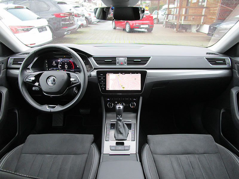 SKODA Superb Combi 2.0 TDi Style 4x4 DSG-showroom-element-2
