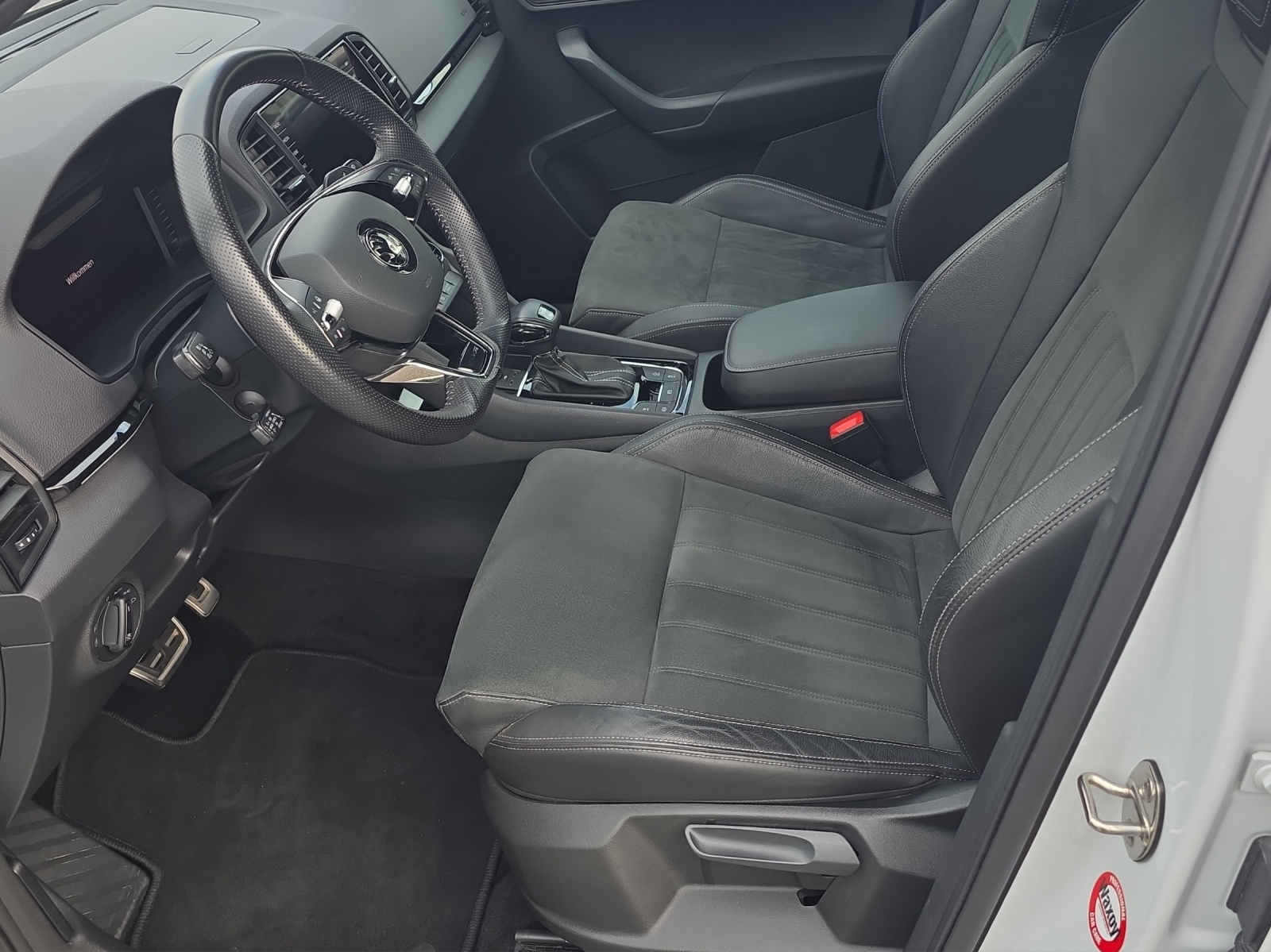 SKODA Karoq 2.0 TSI SportLine 4x4 DSG-image-3