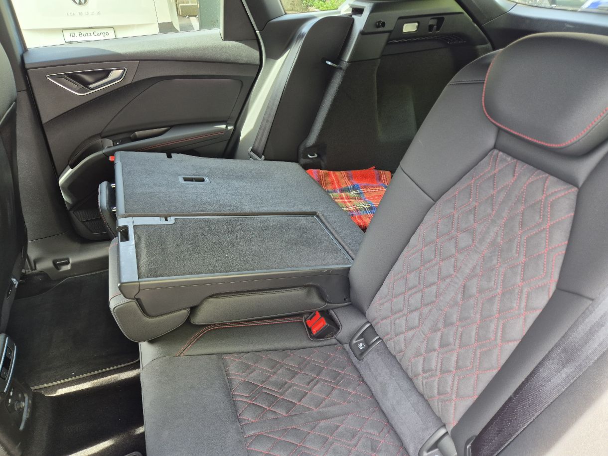 AUDI Q4 e-tron 45 Edition Swiss Ski quattro-image-5