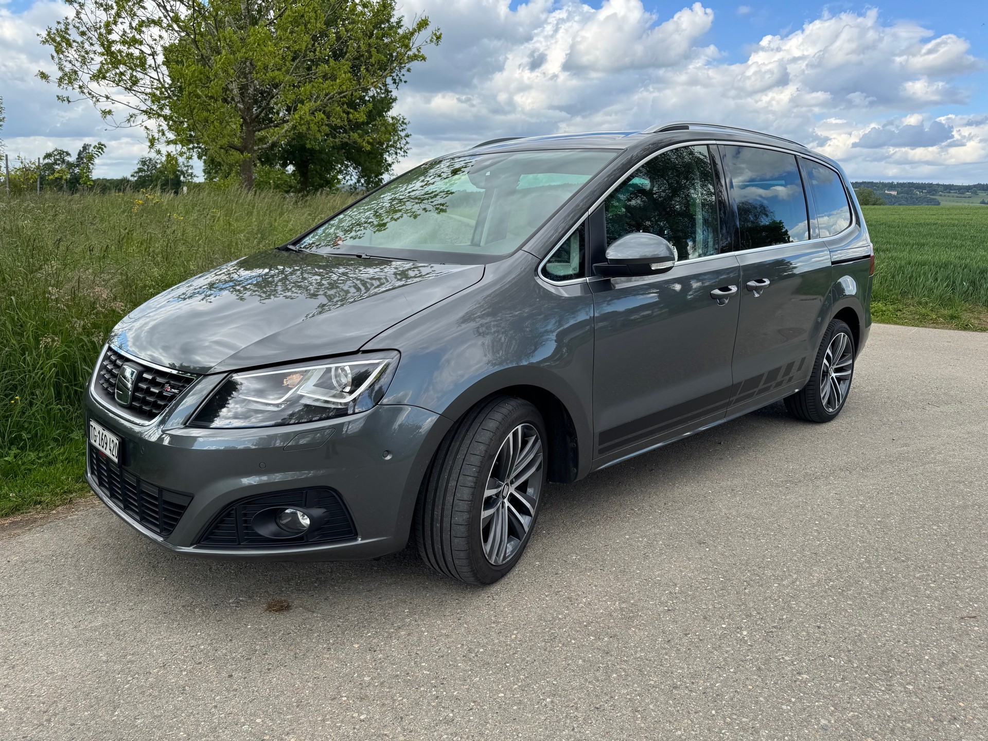 SEAT 2.0 TDI 177 Sw. FR 4x4 DSG S/S *frisch ab MFK * aus erster Hand ** AHK * Standheizung * integrierte Kindersitze uvm.