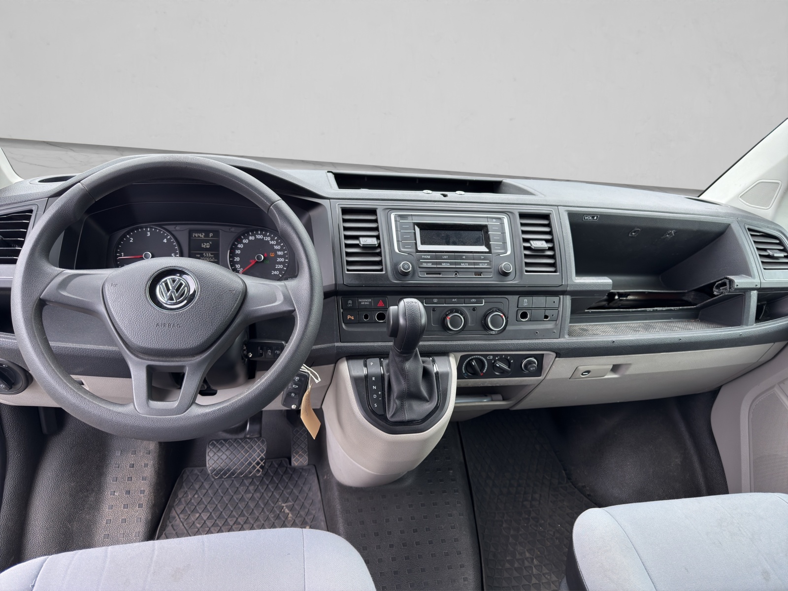 VW T6 2.0 Bi-TDI 4Motion DSG-image-12
