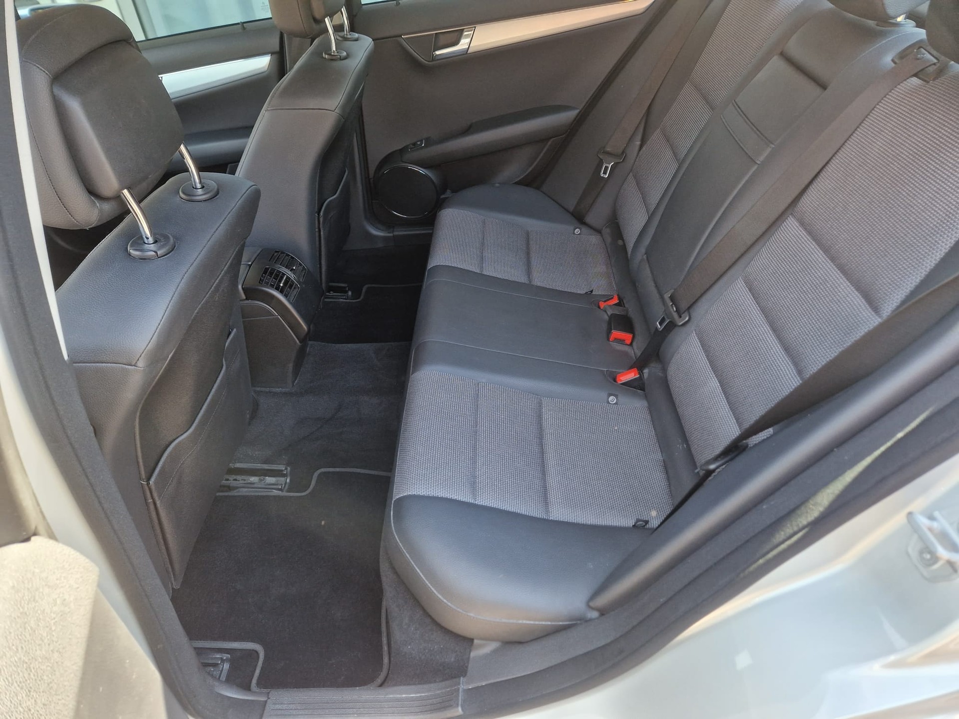 MERCEDES-BENZ C 250 CDI BlueEfficiency Automatic-image-10