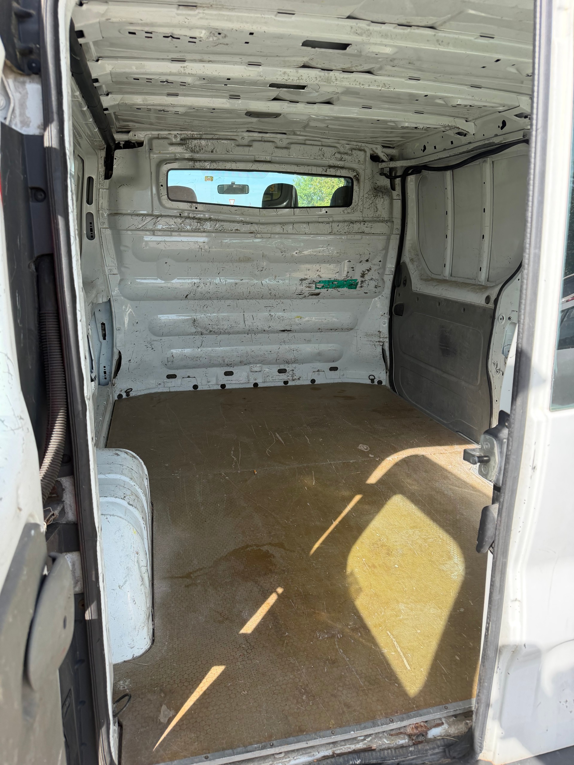 RENAULT Trafic 2.0 dCi 90 2.7t L1H1-image-3