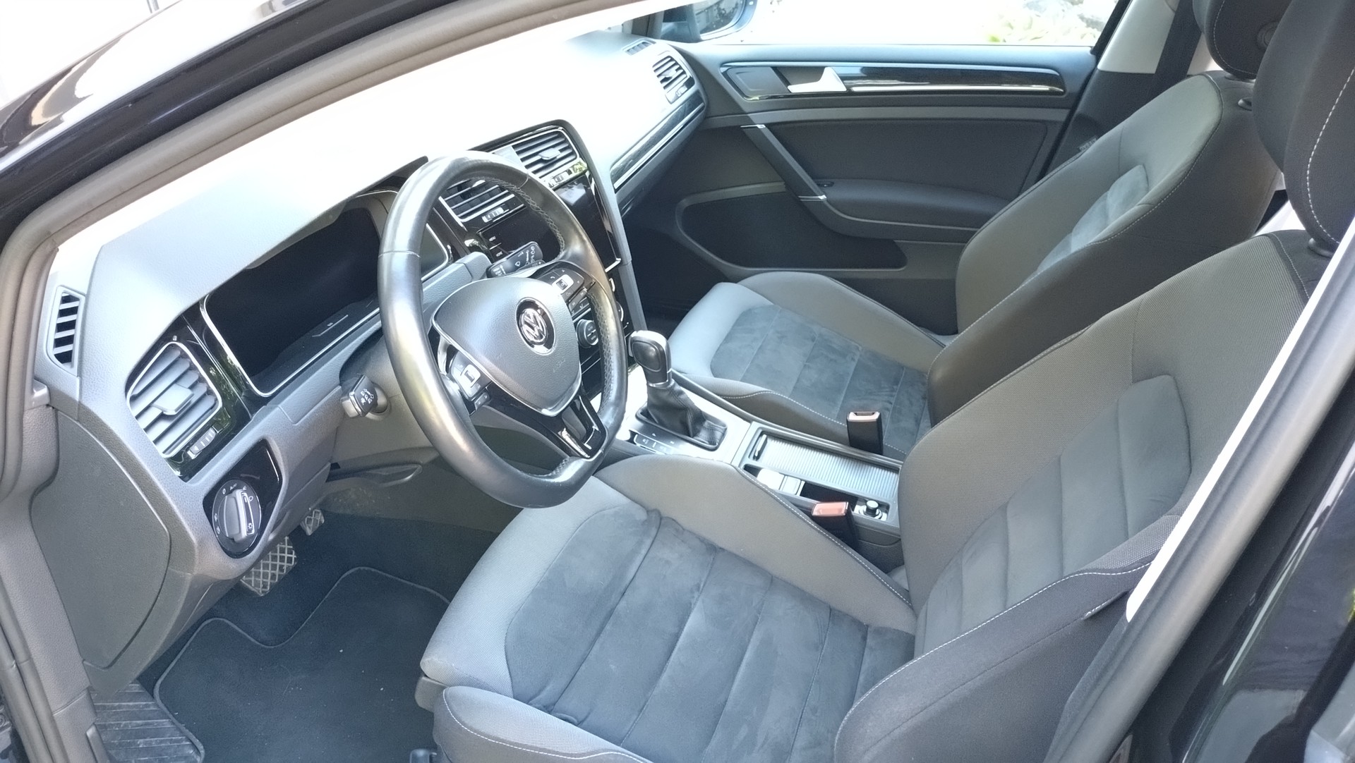 VW Golf Variant 1.5 TSI Highline DSG-image-2