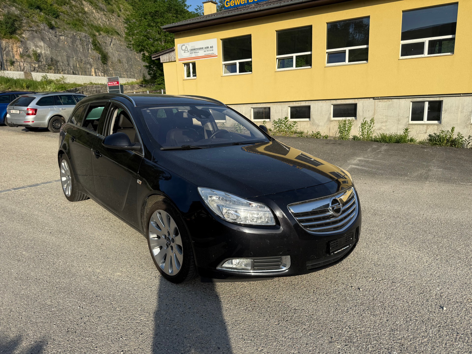 OPEL Insignia Sports Tourer 2.0 Turbo Cosmo Automatic-image-2