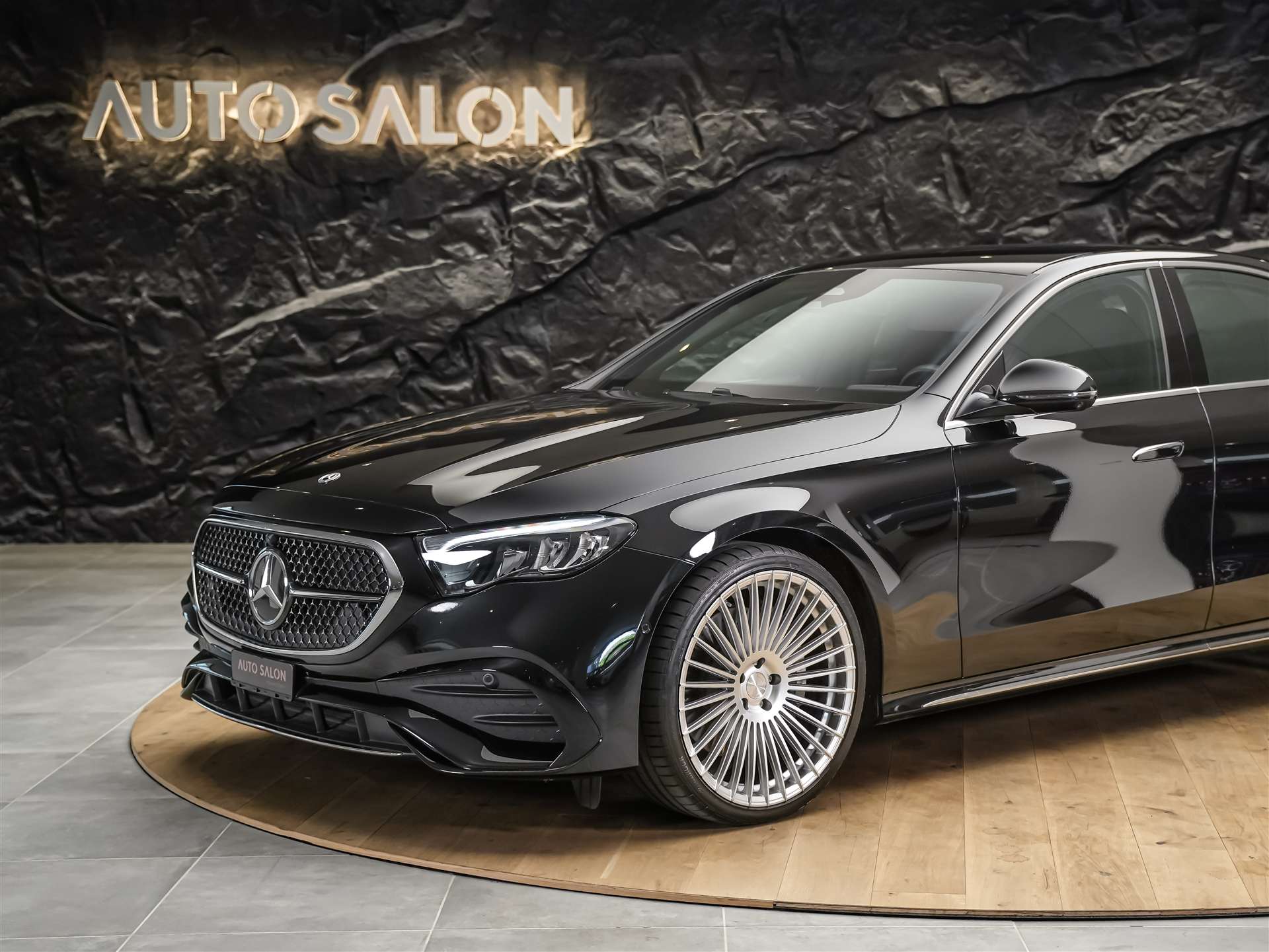 MERCEDES-BENZ E 200 AMG Line *Werksgarantie*21" Felgen*360° Kamera*Abstandsregler*-image-13