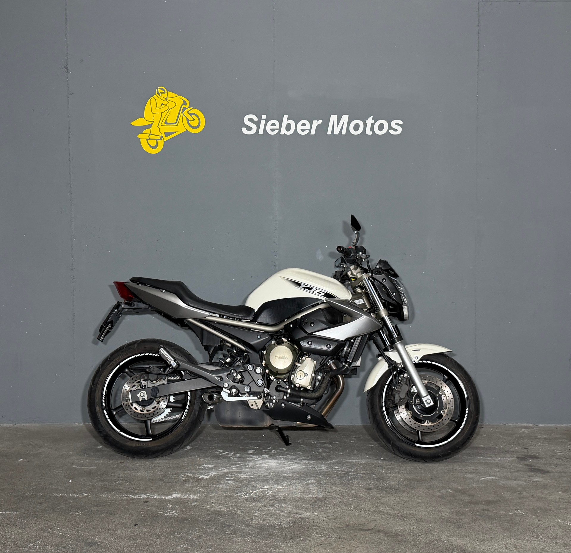 YAMAHA XJ6N ABS