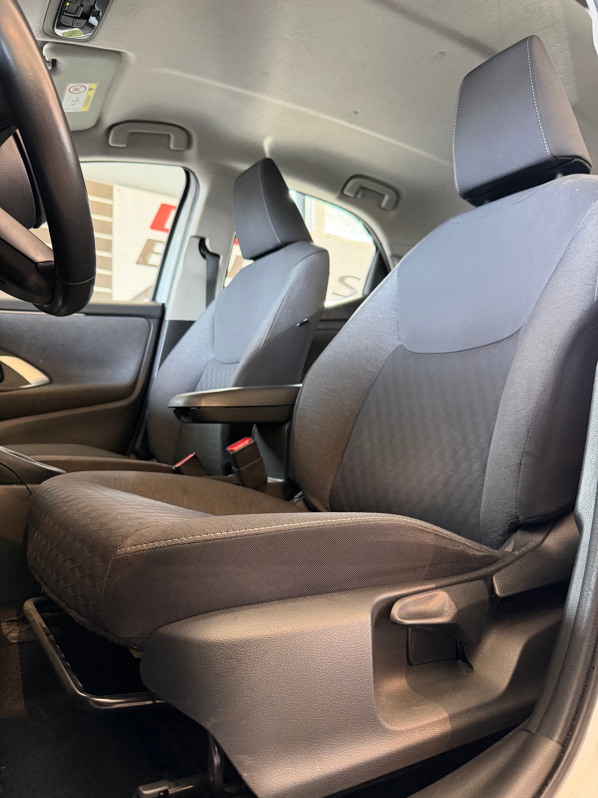 TOYOTA Yaris 1.5 VVT-i HSD Comfort-image-6